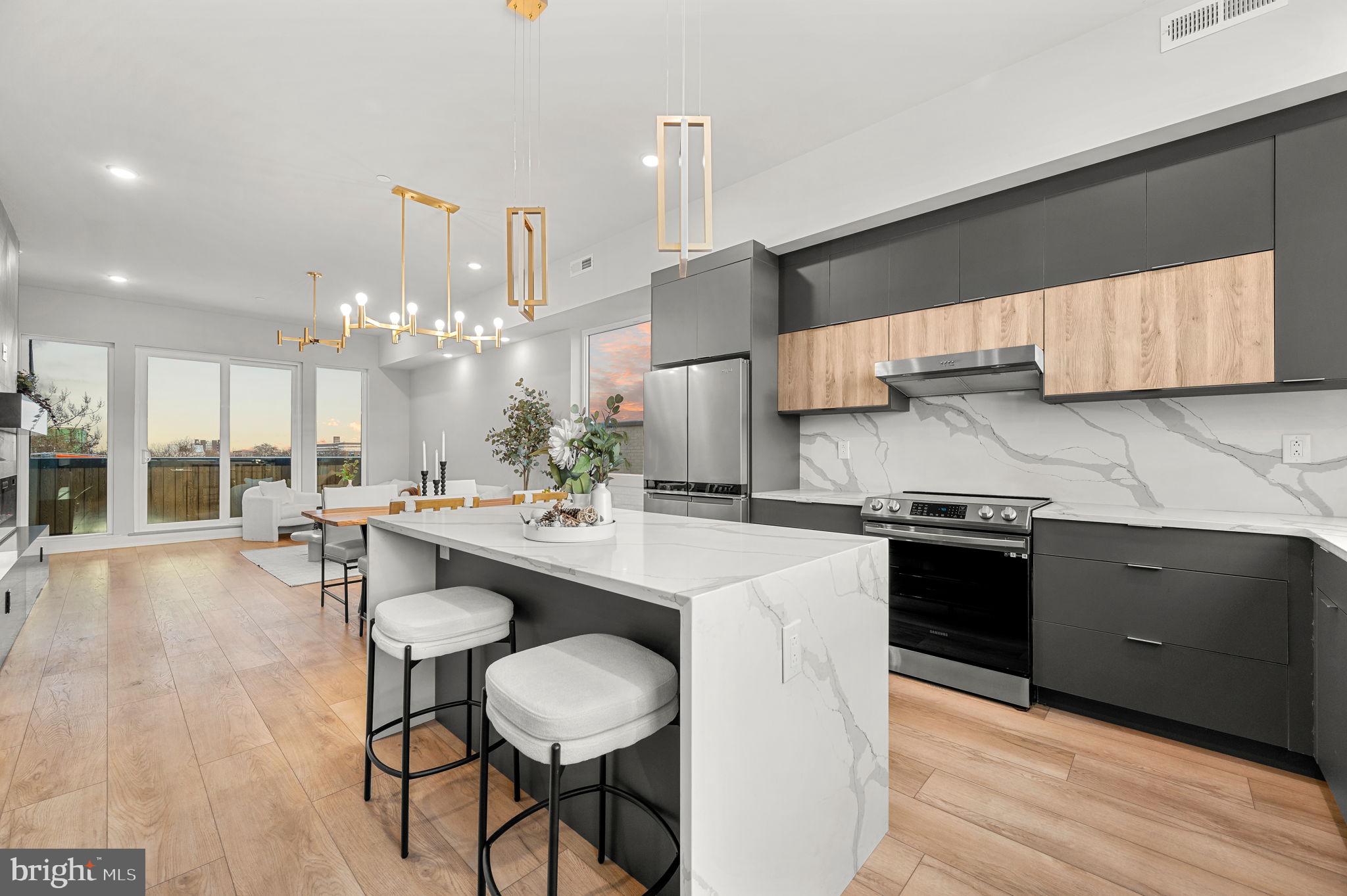 2201 E SOMERSET STREET B4 UPPER