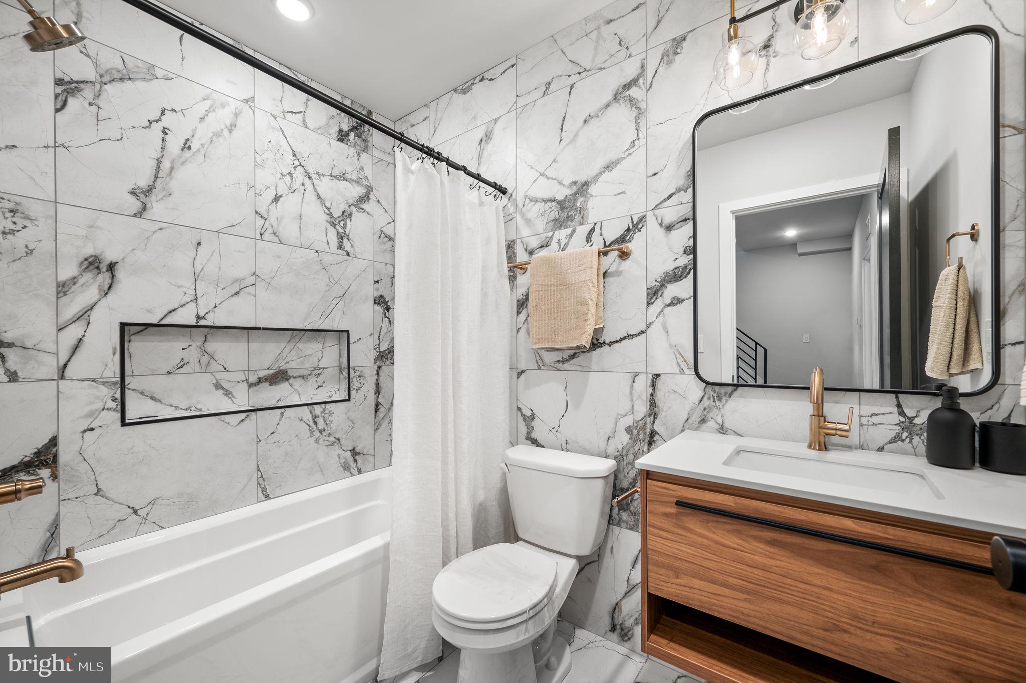 2201 E SOMERSET STREET B4 UPPER