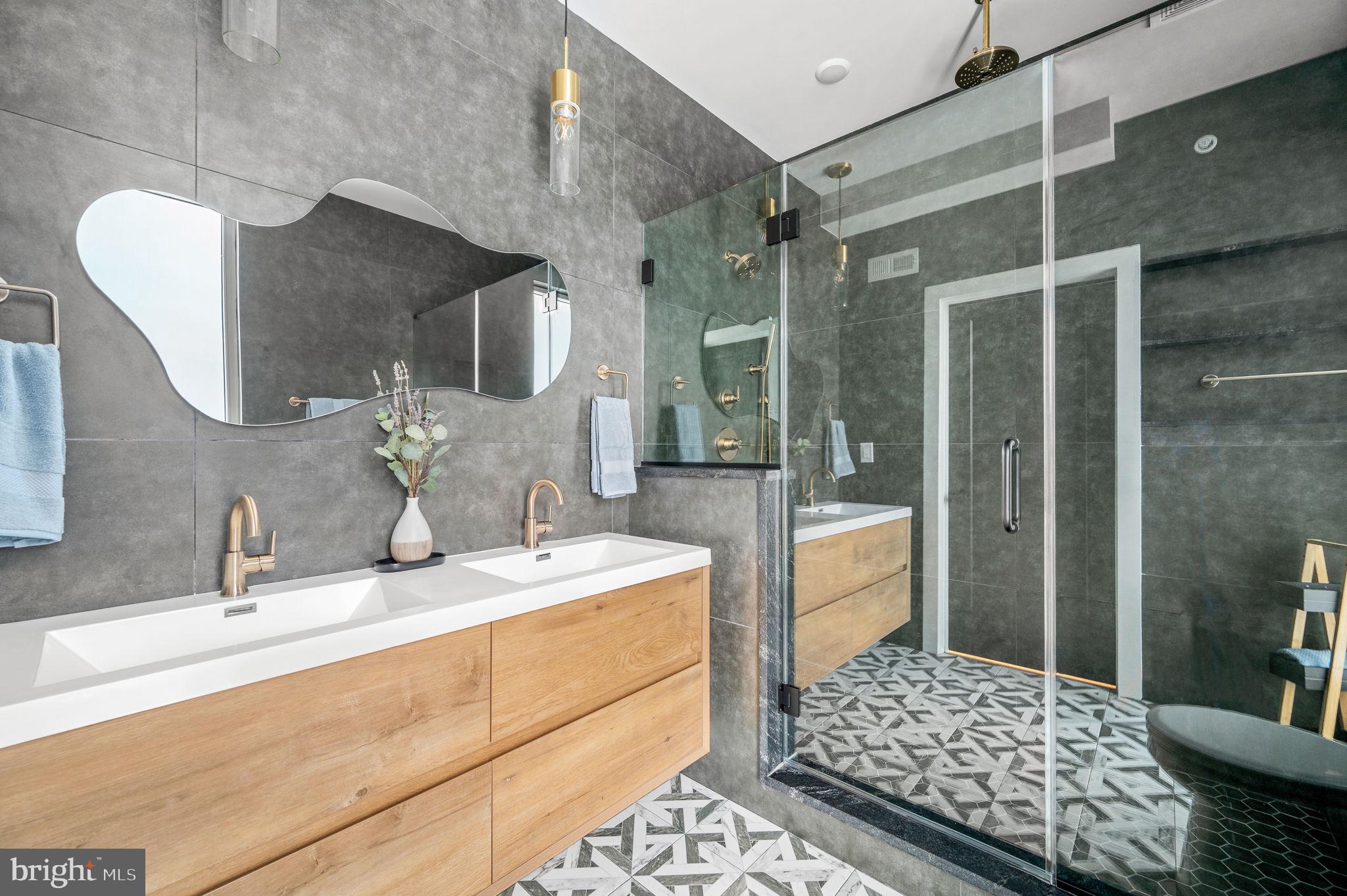 2201 E SOMERSET STREET B4 UPPER