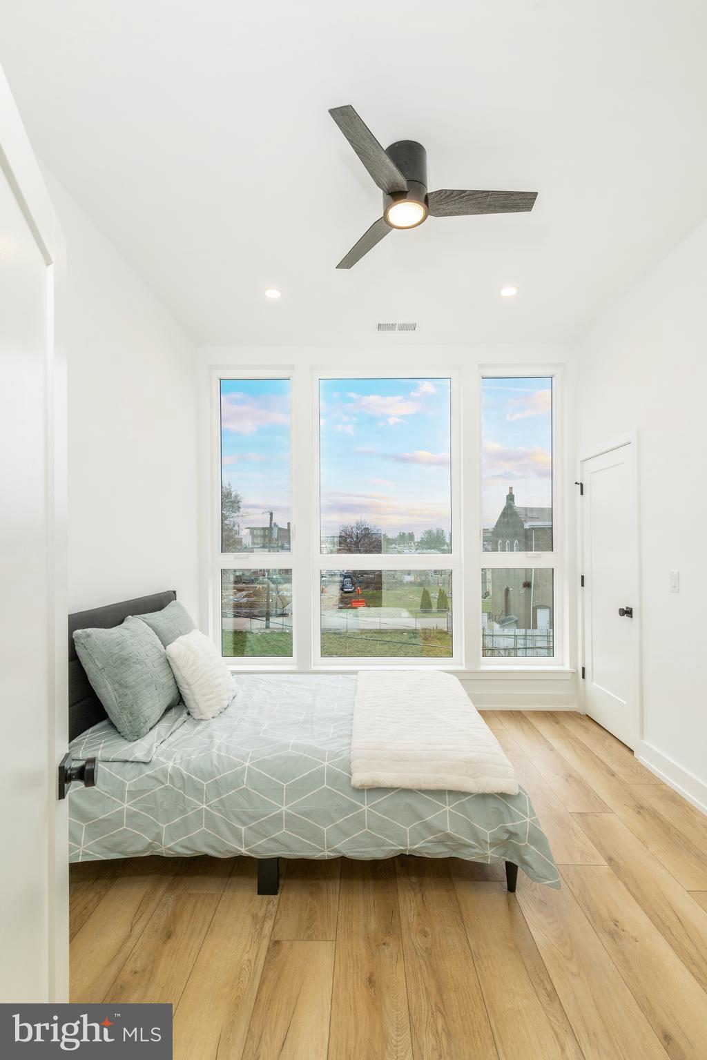 2201 E SOMERSET STREET A 22