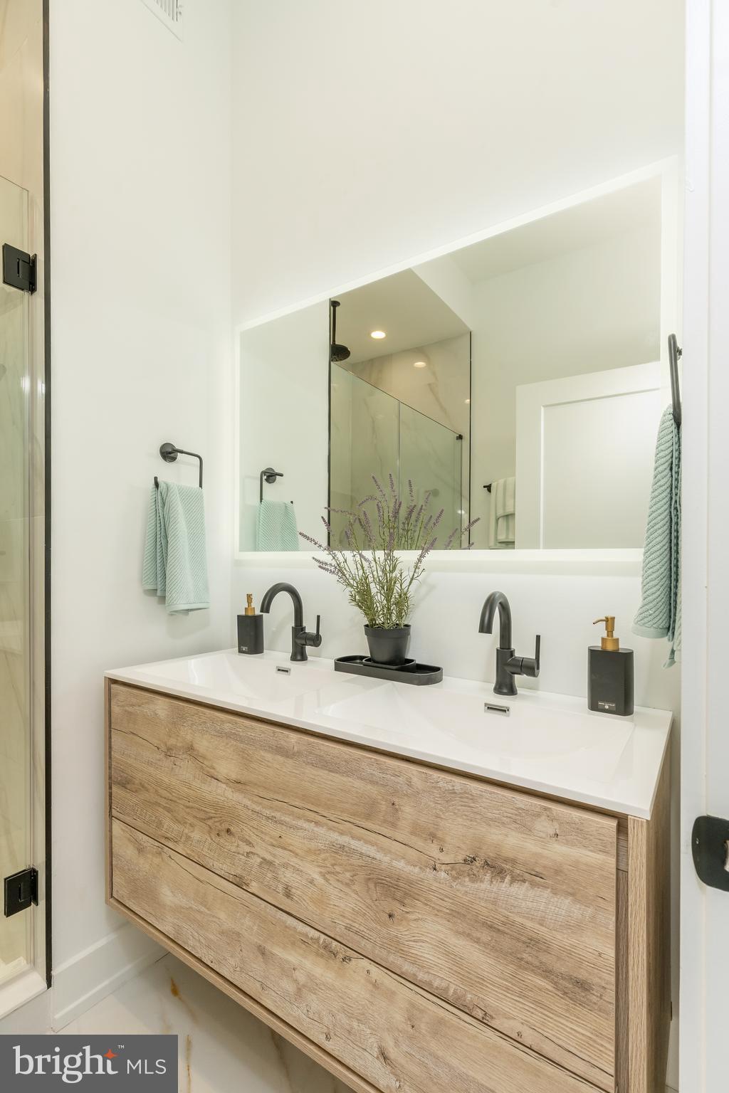 2201 E SOMERSET STREET A 22