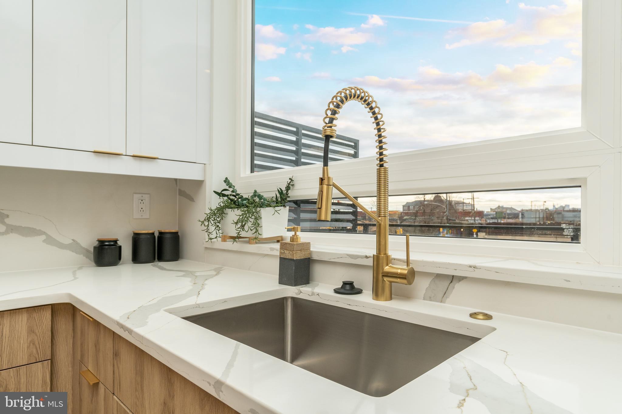 2201 E SOMERSET STREET A 22