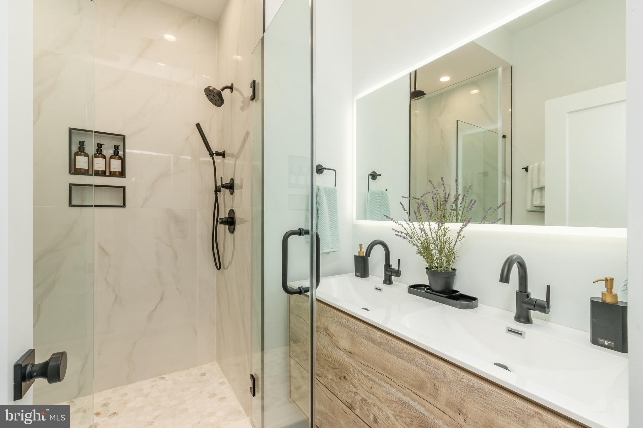 2201 E SOMERSET STREET A 22