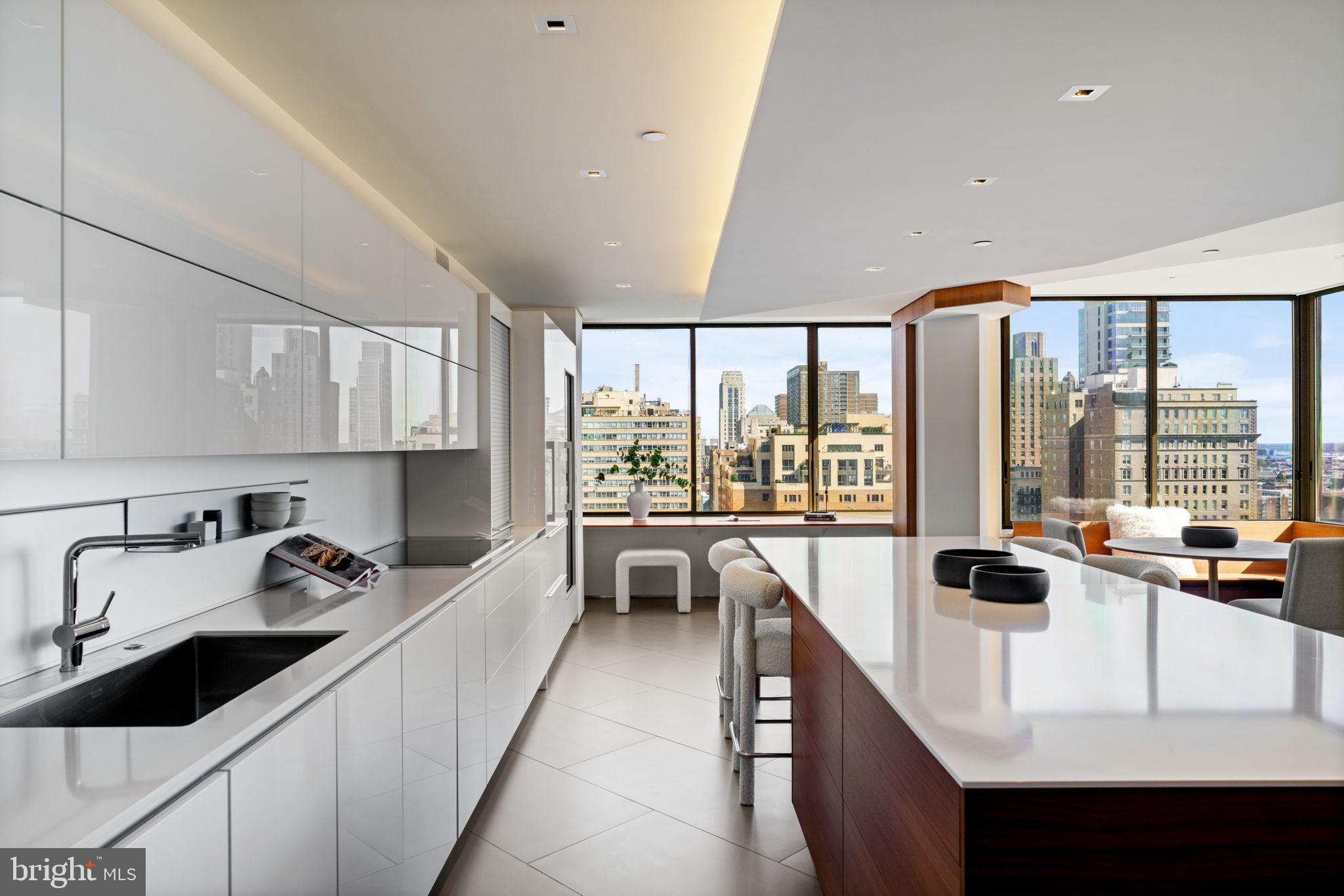 202 W RITTENHOUSE SQUARE 10 2106-2107