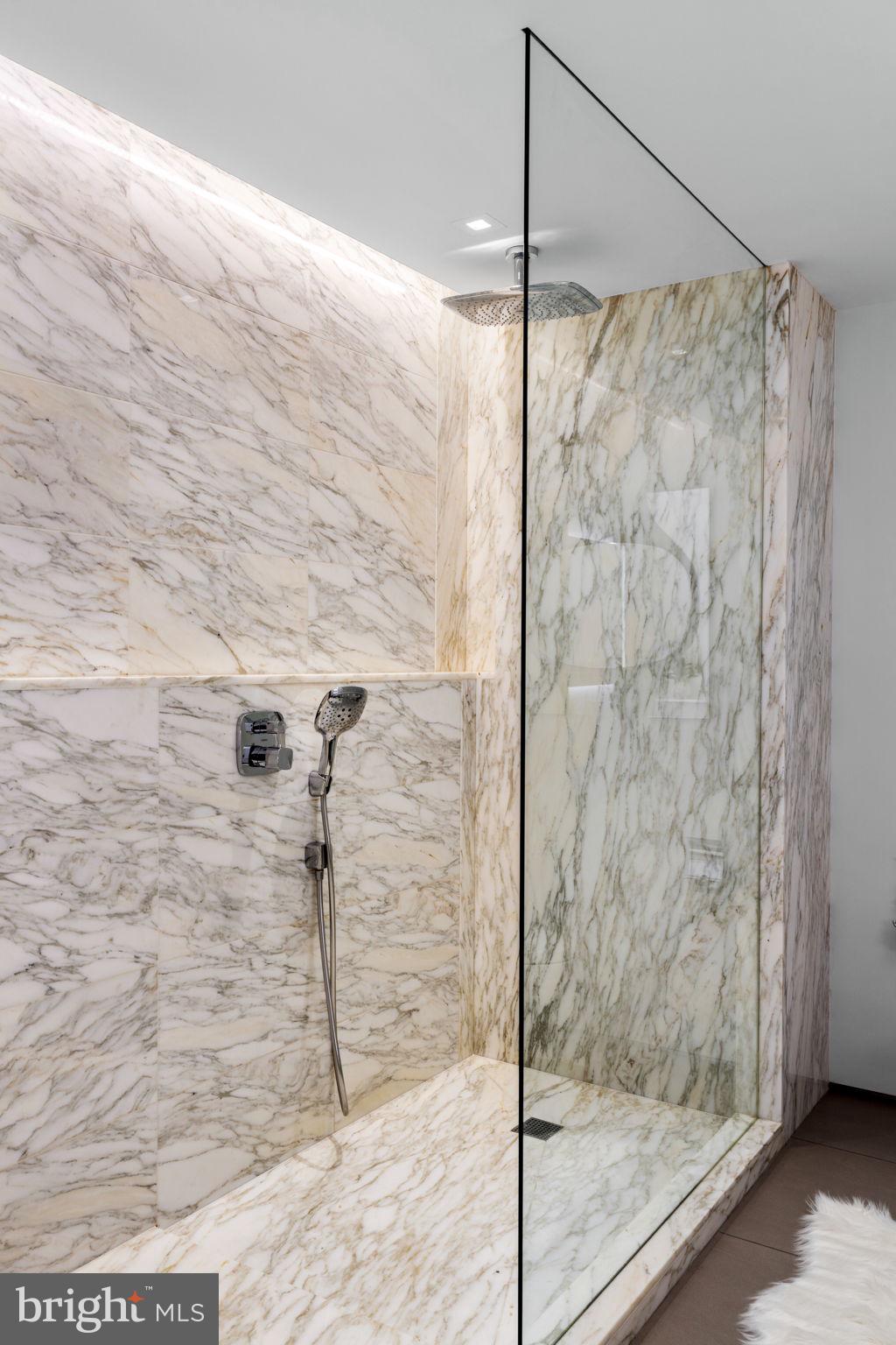 202 W RITTENHOUSE SQUARE 10 2106-2107