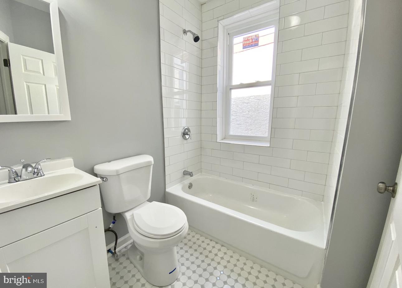 2922 W NORRIS STREET