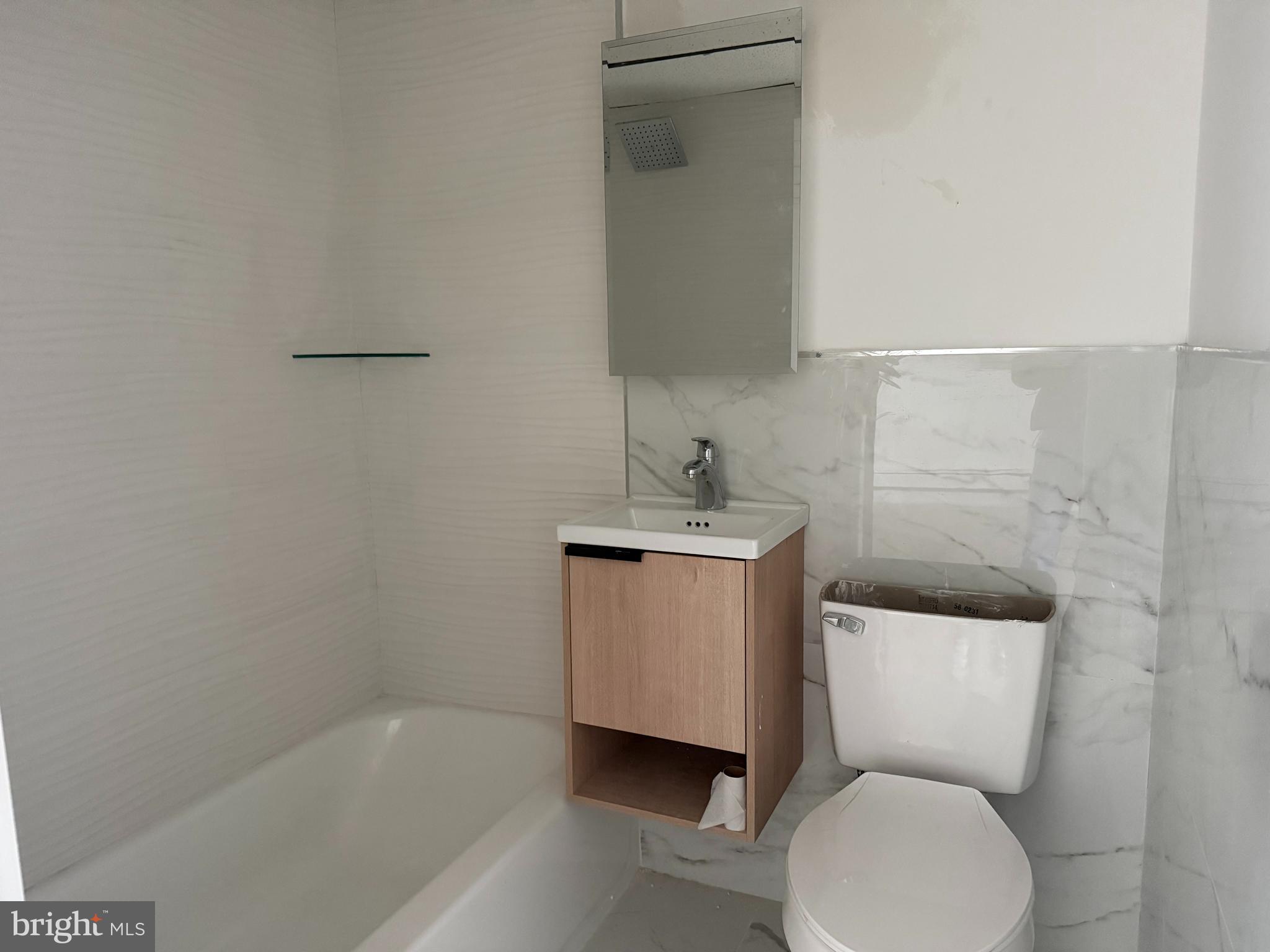 1247 SHACKAMAXON STREET 3