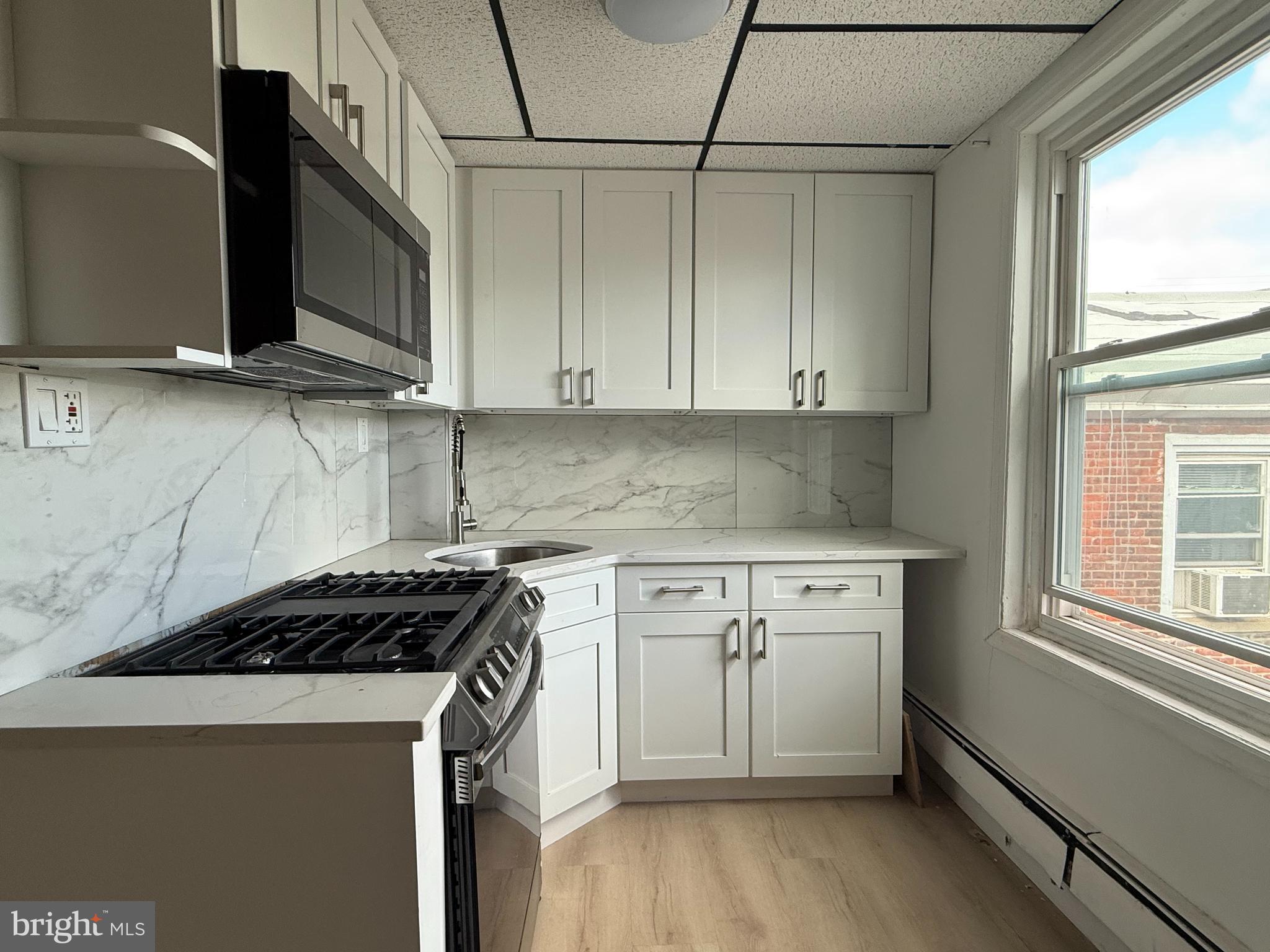 1247 SHACKAMAXON STREET 3