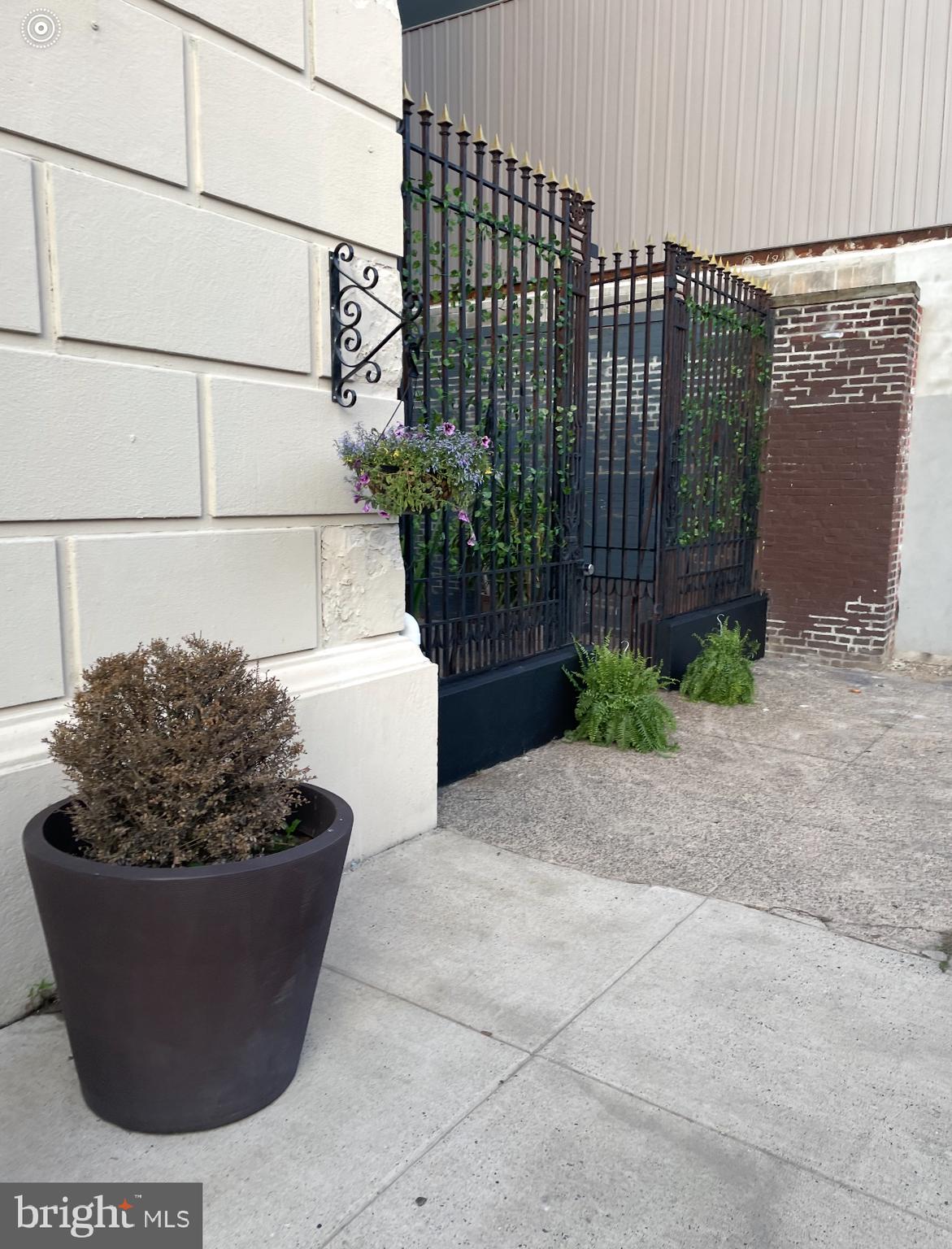 1805 E YORK STREET 7