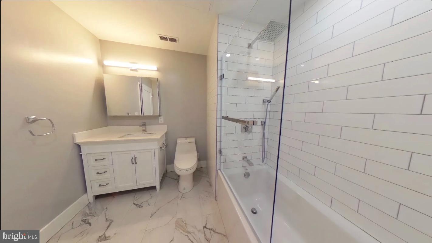 150 S INDEPENDENCE MALL W 802