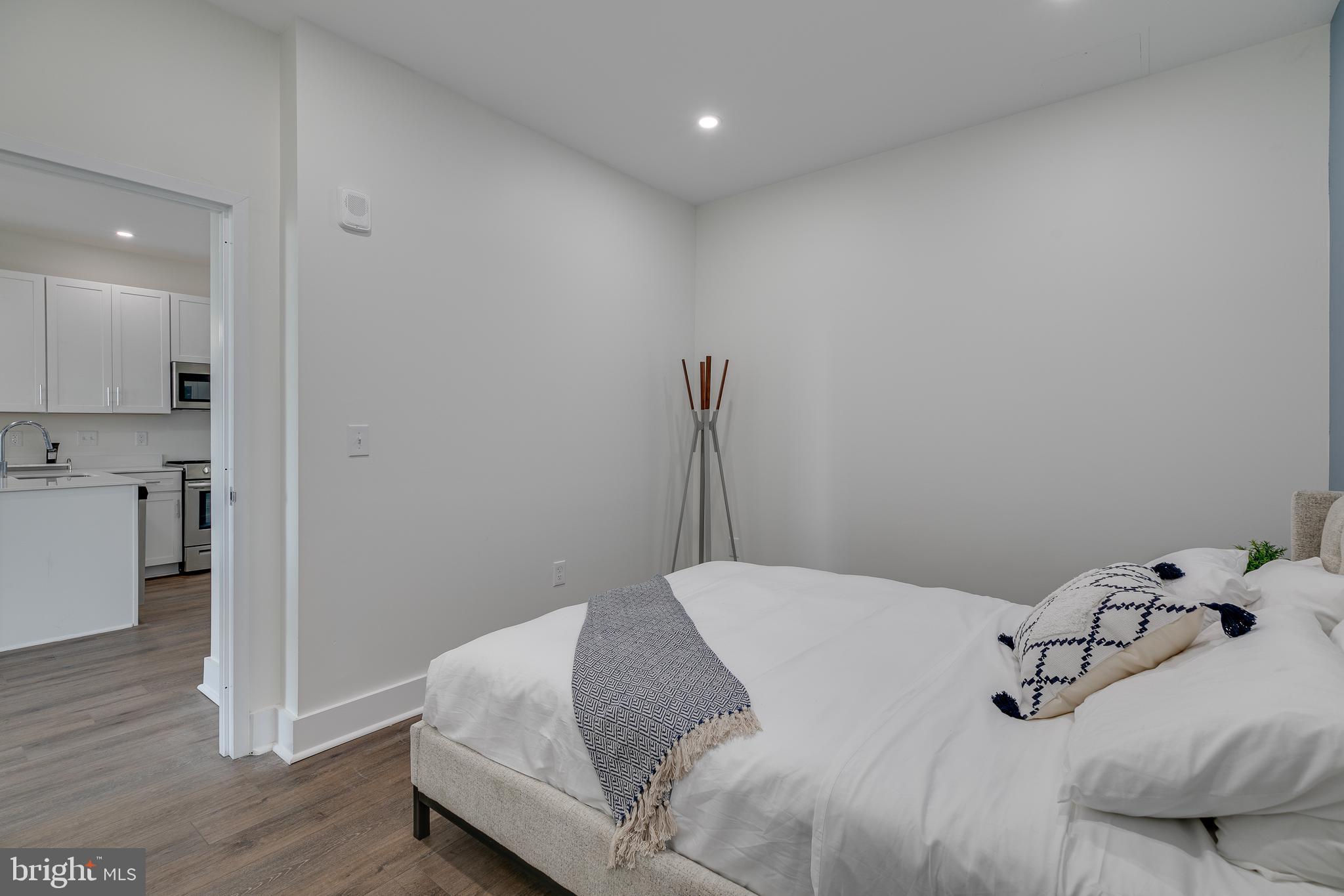 150 S INDEPENDENCE MALL W 1011