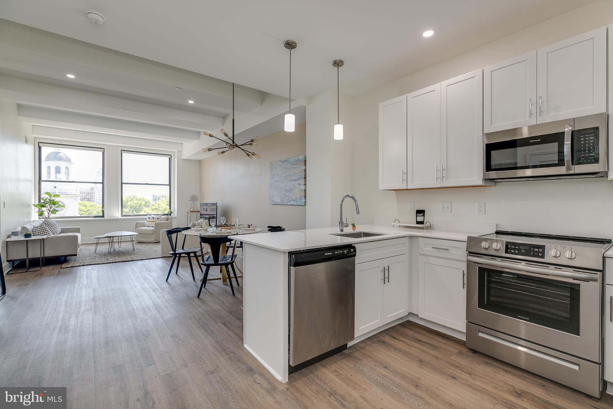 150 S INDEPENDENCE MALL W 1011