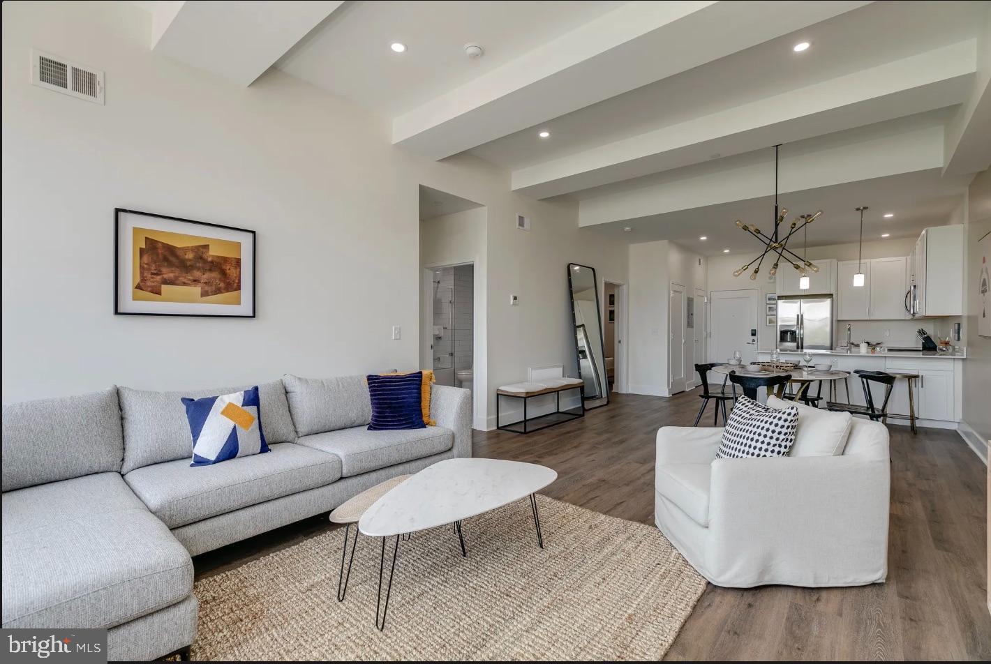 150 S INDEPENDENCE MALL W 1011