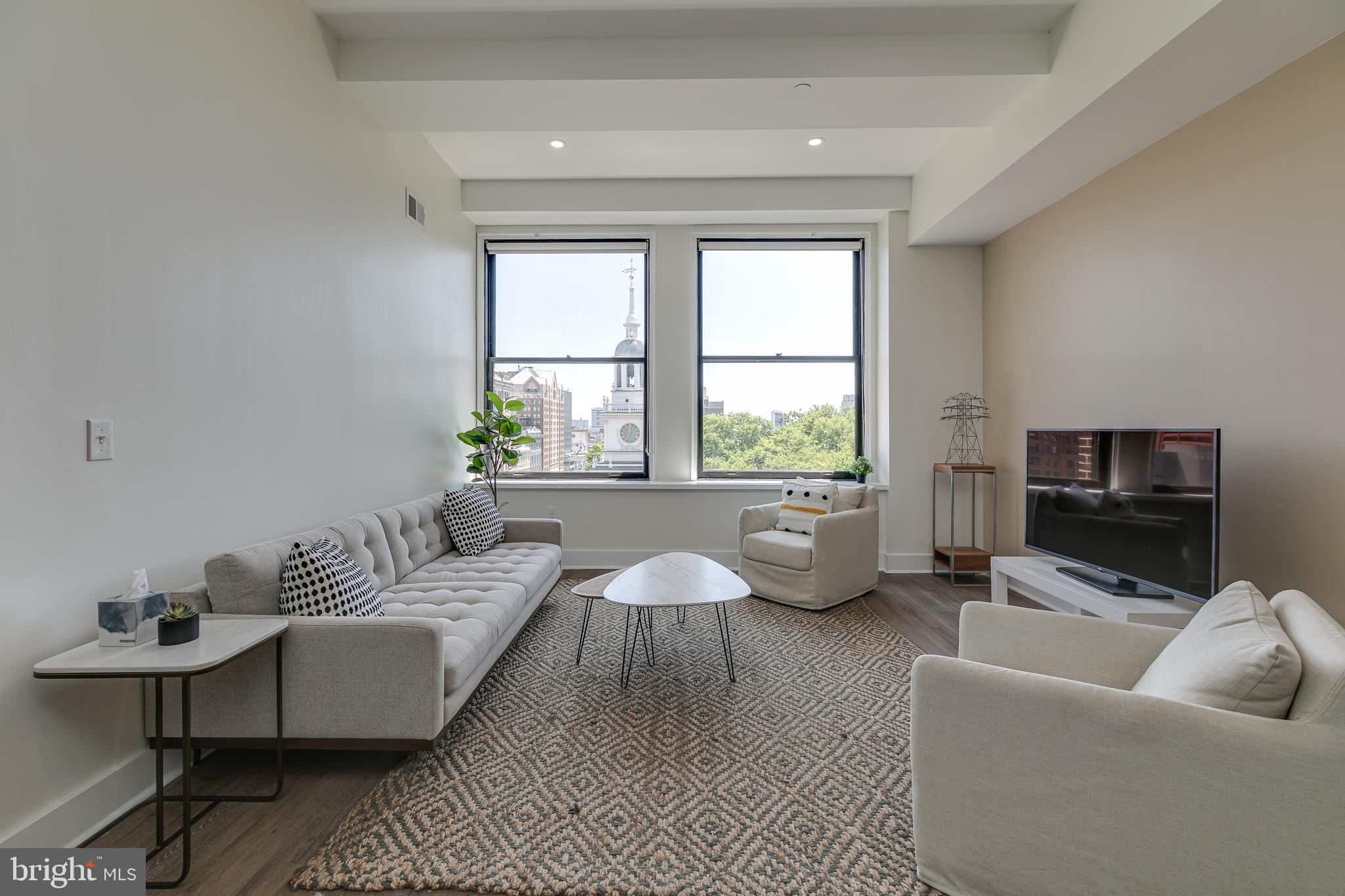 150 S INDEPENDENCE MALL W 1011