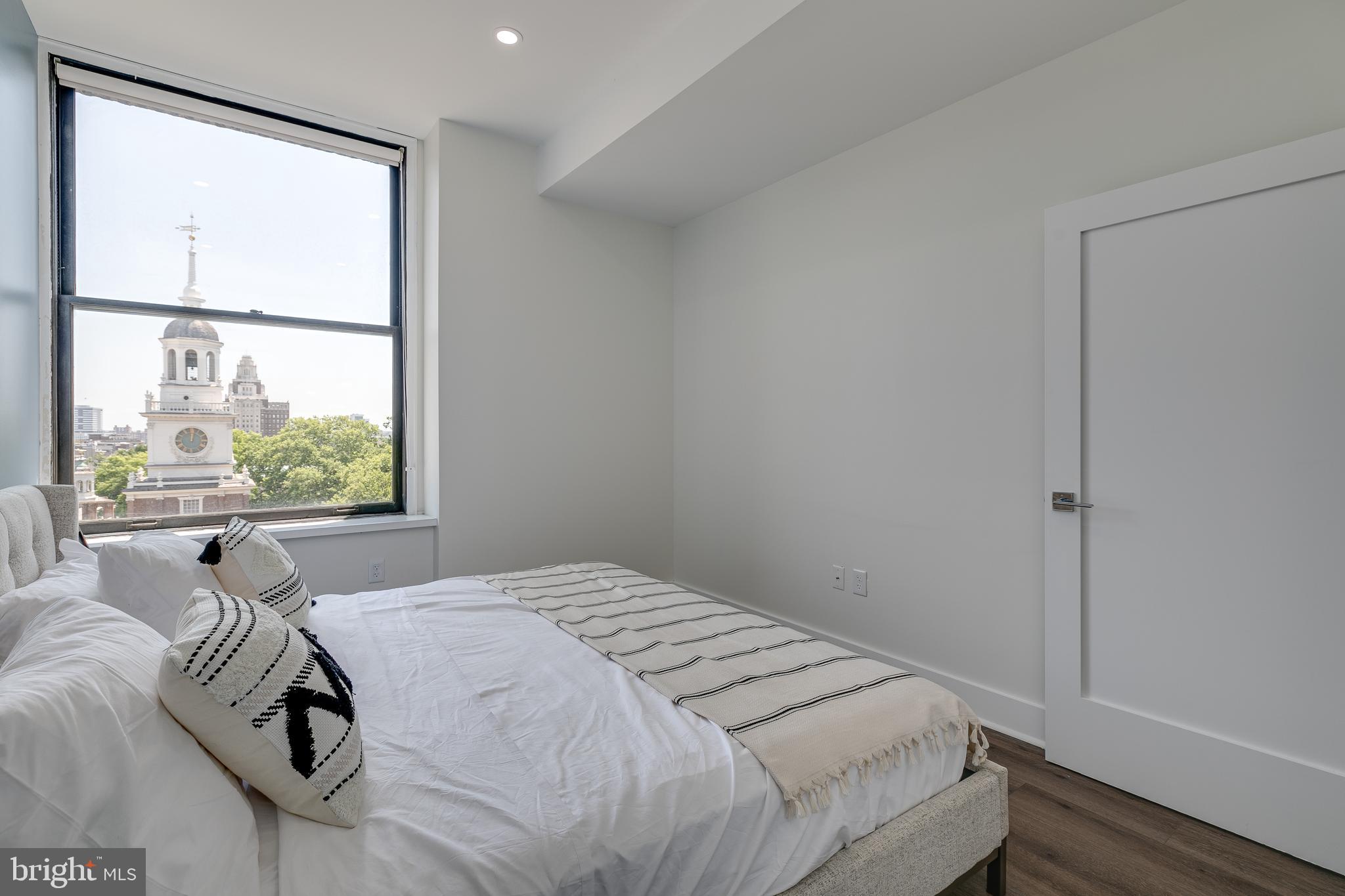 150 S INDEPENDENCE MALL W 1011