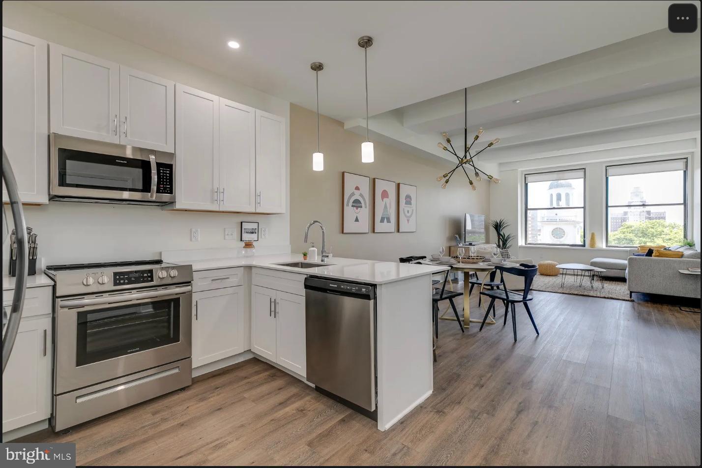 150 S INDEPENDENCE MALL W 1011