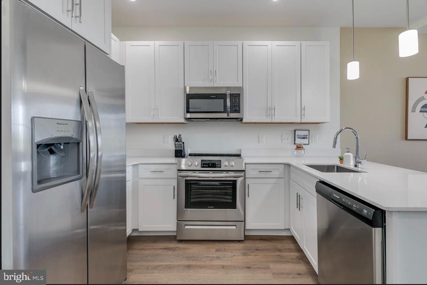 150 S INDEPENDENCE MALL W 1011