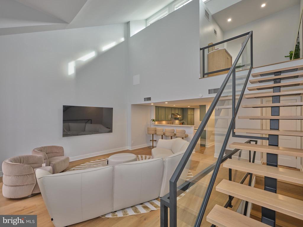 18 SAINT JAMES COURT 6