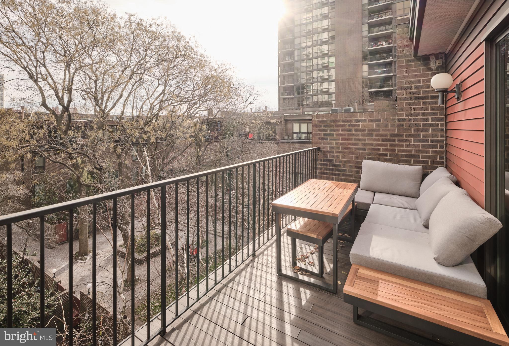 18 SAINT JAMES COURT 6