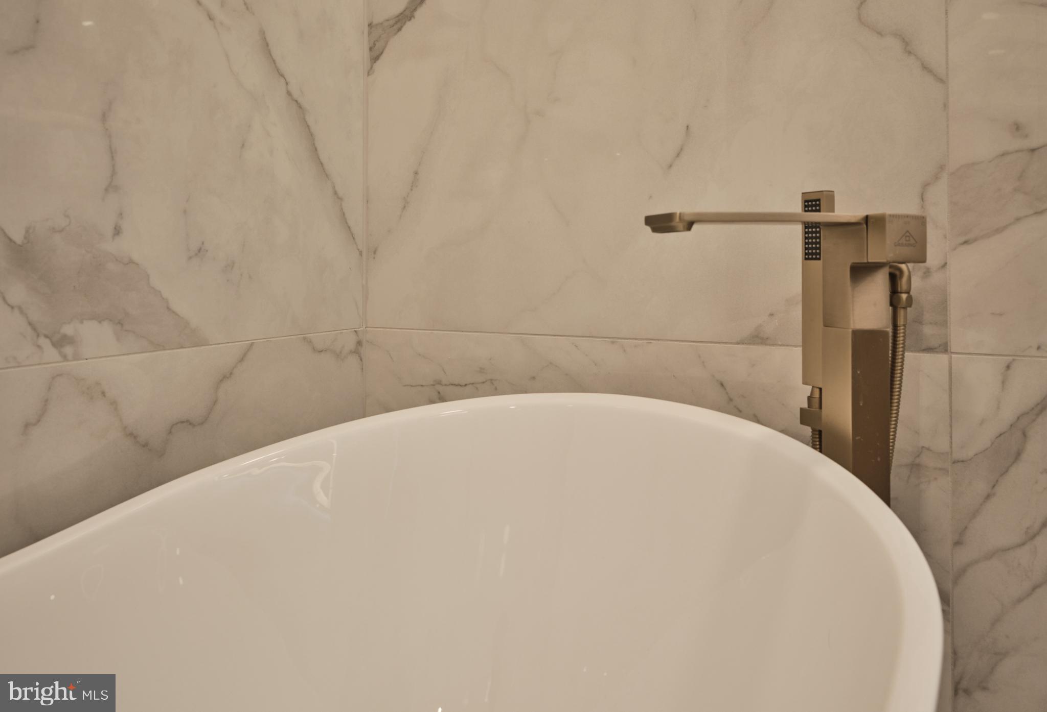 18 SAINT JAMES COURT 6