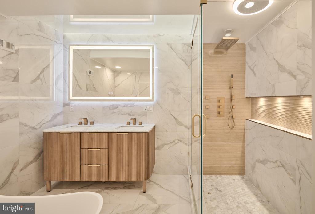 18 SAINT JAMES COURT 6