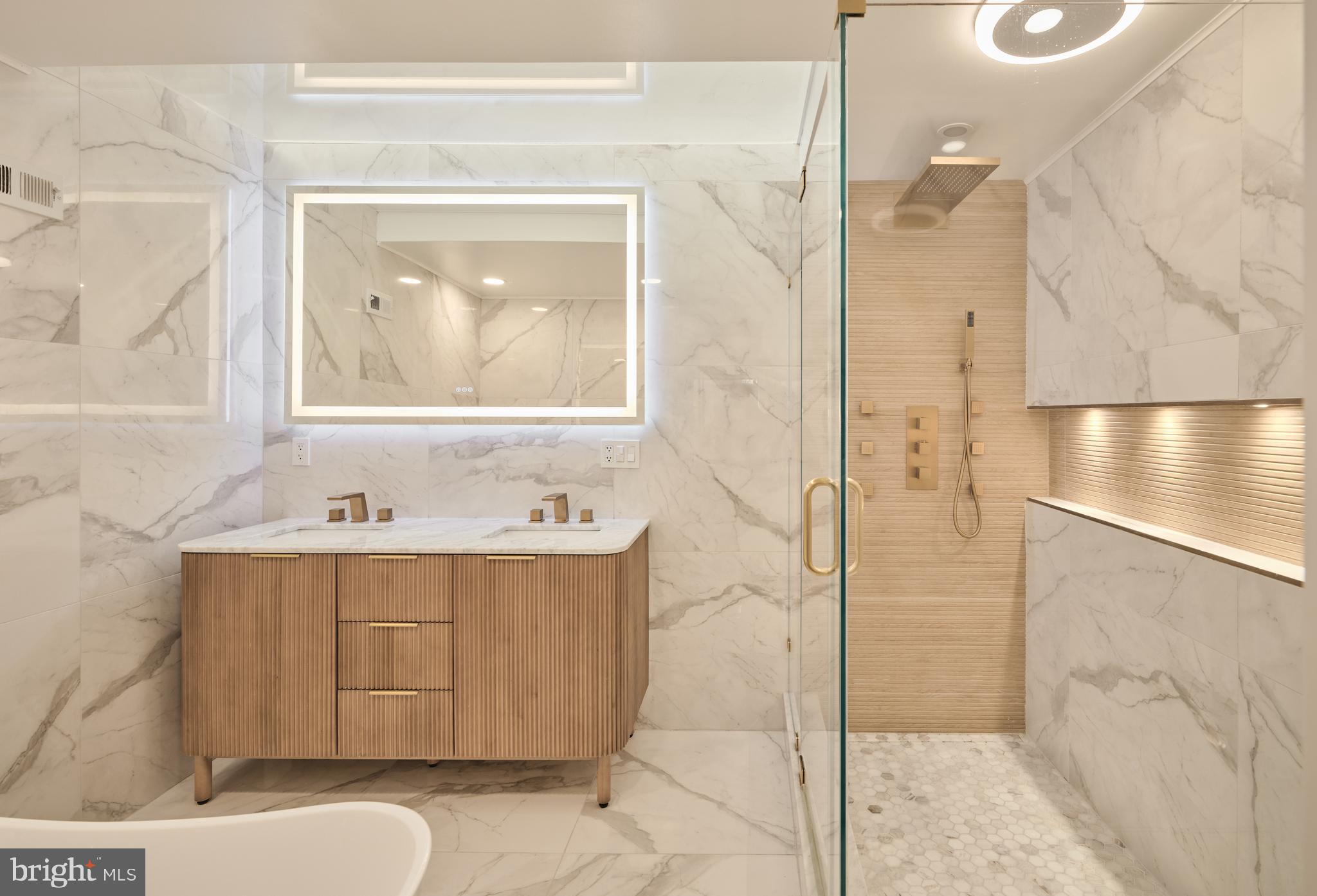 18 SAINT JAMES COURT 6