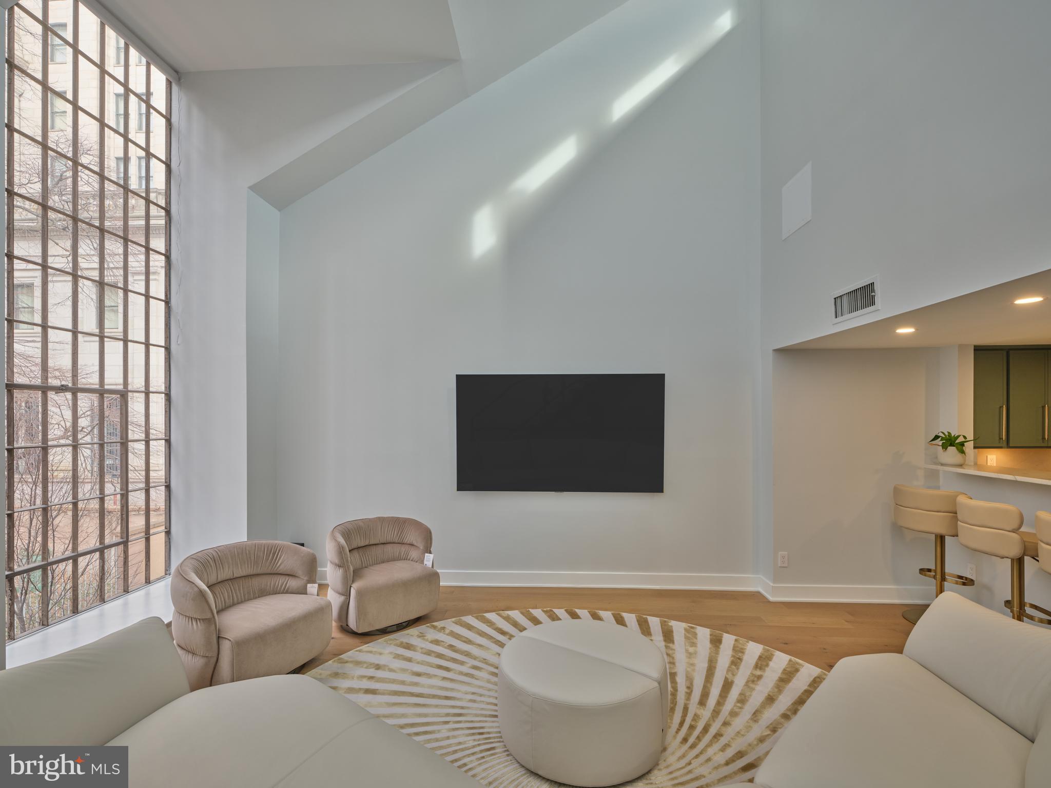 18 SAINT JAMES COURT 6