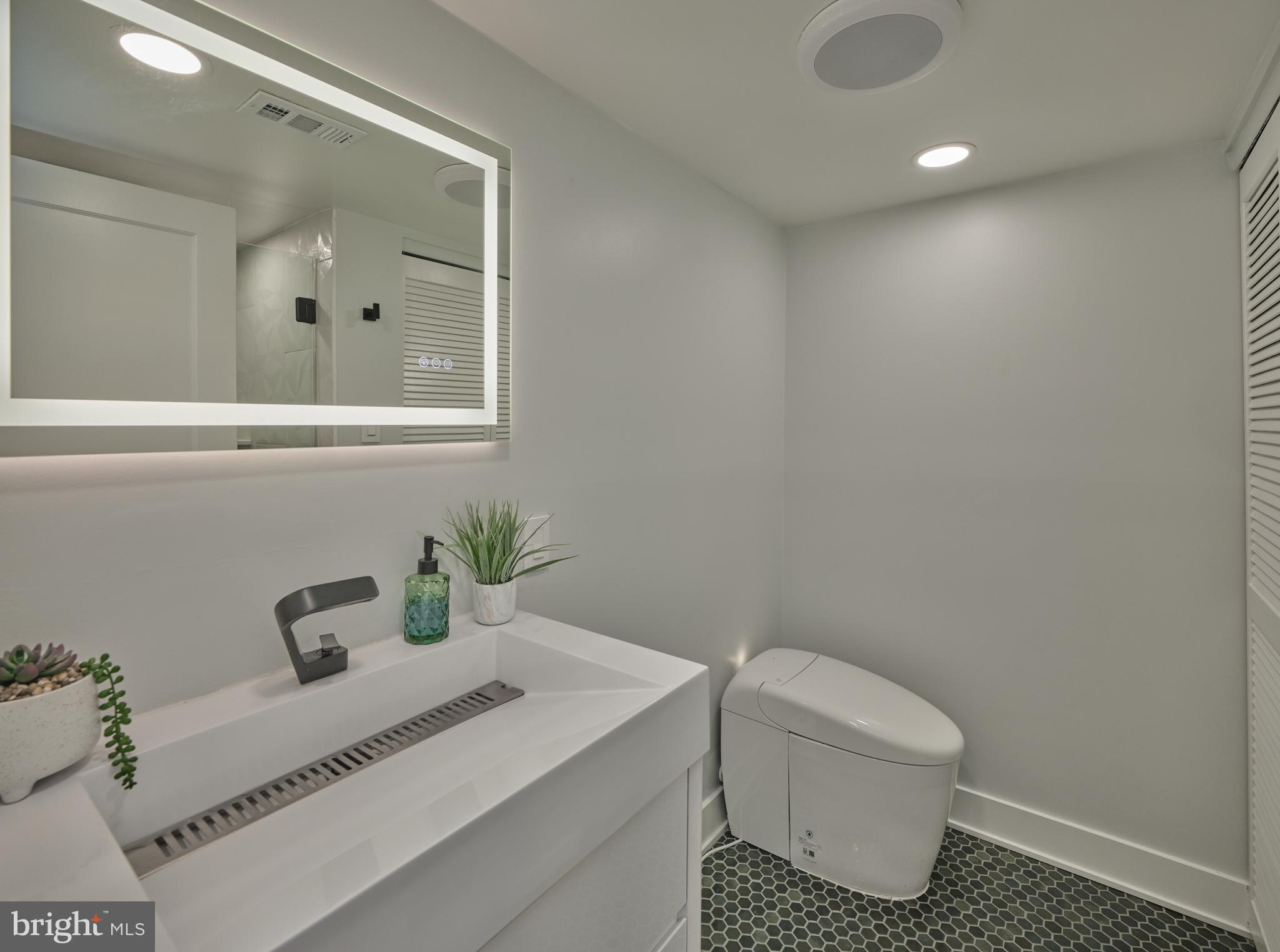 18 SAINT JAMES COURT 6