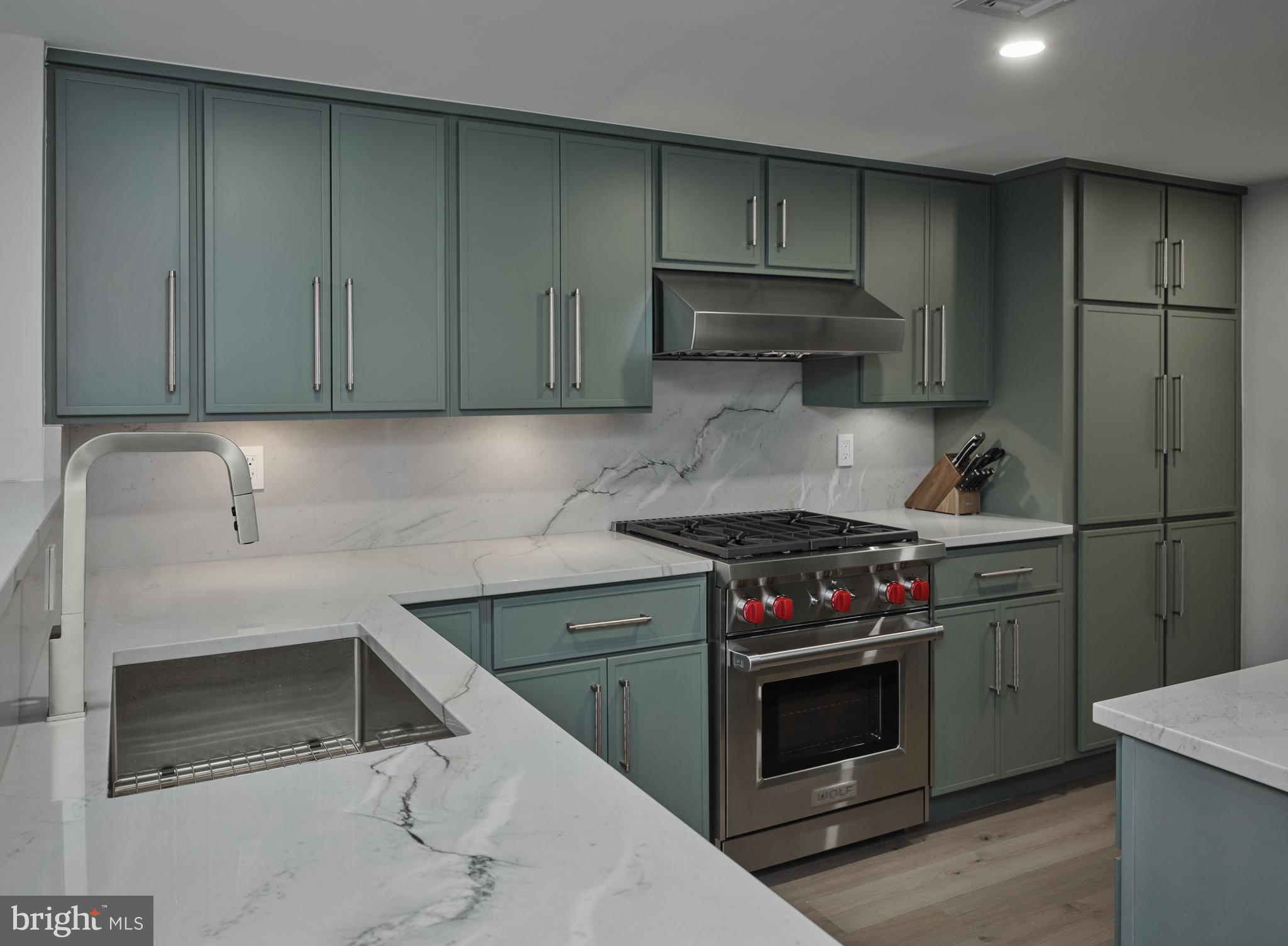 18 SAINT JAMES COURT 6