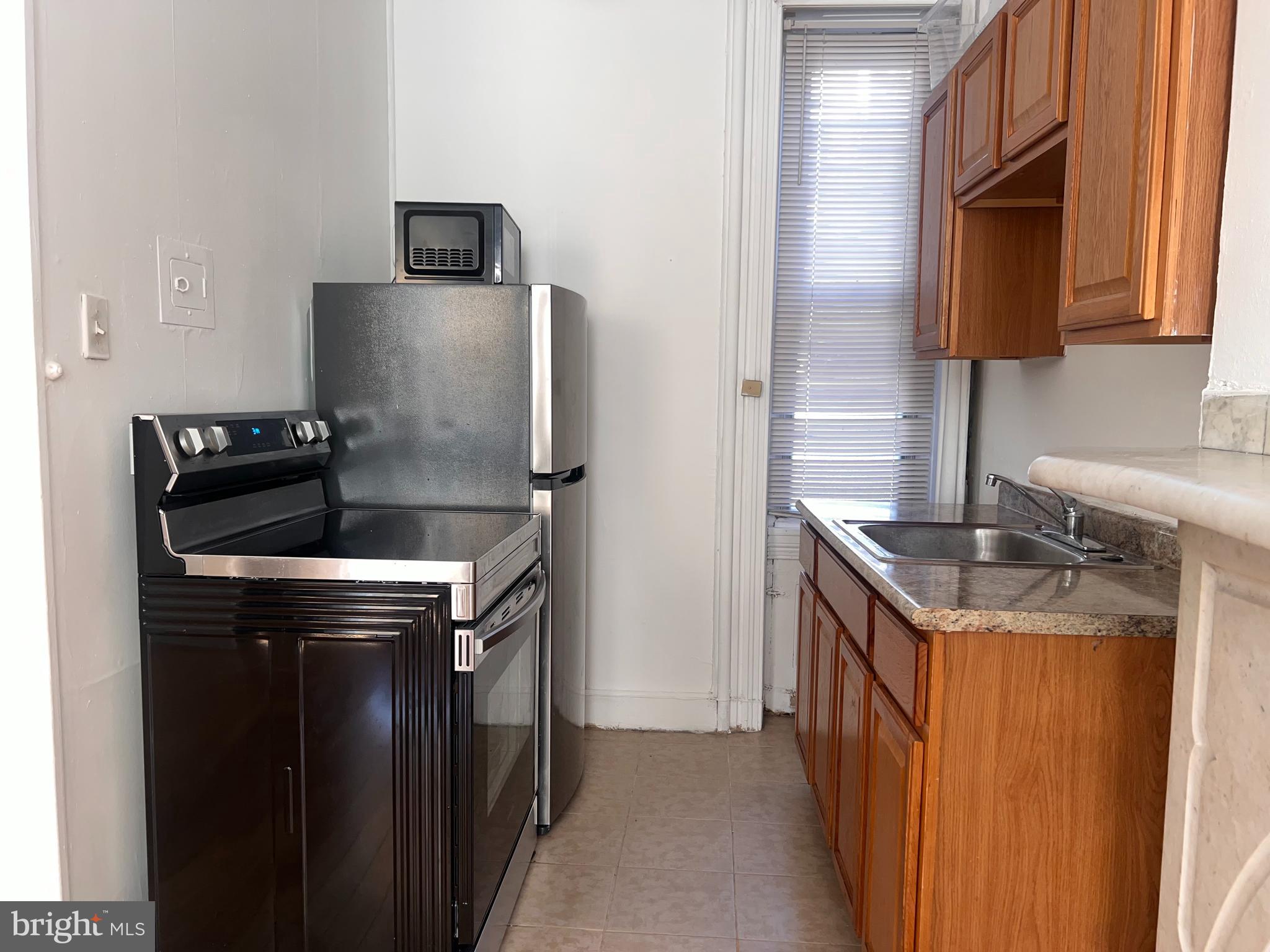 1249 SHACKAMAXON STREET 1F