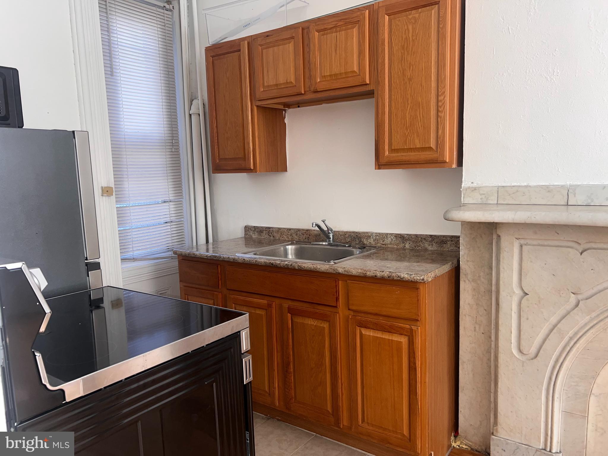 1249 SHACKAMAXON STREET 1F