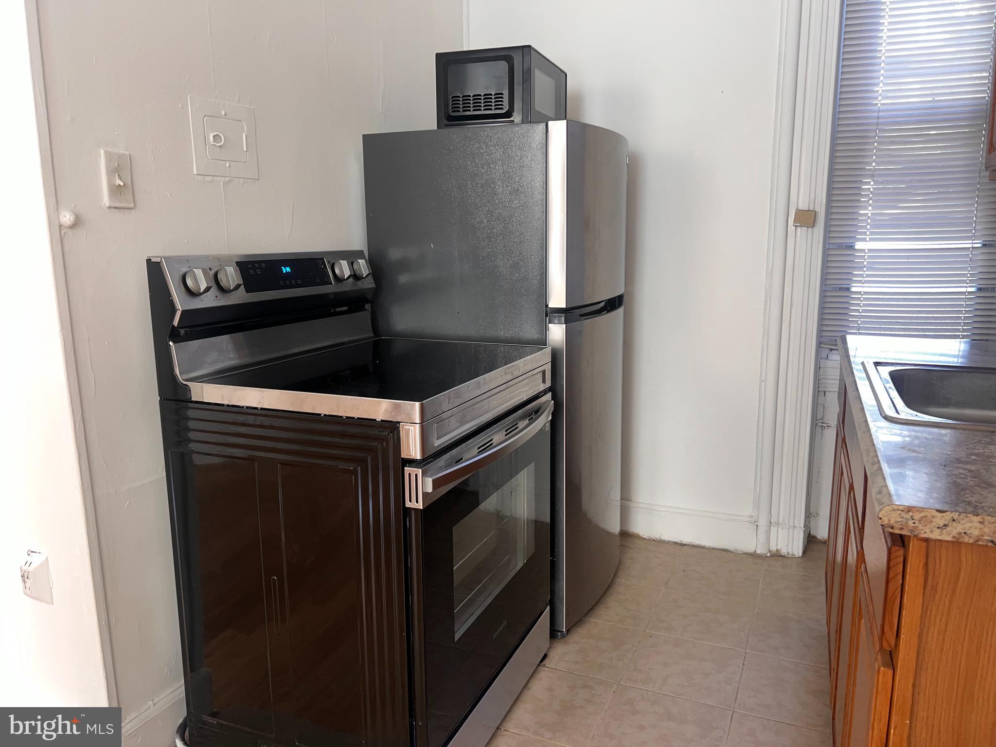 1249 SHACKAMAXON STREET 1F