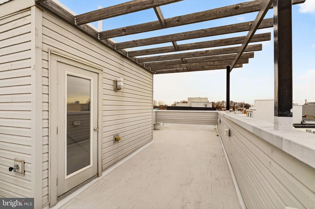 2528 E ALBERT