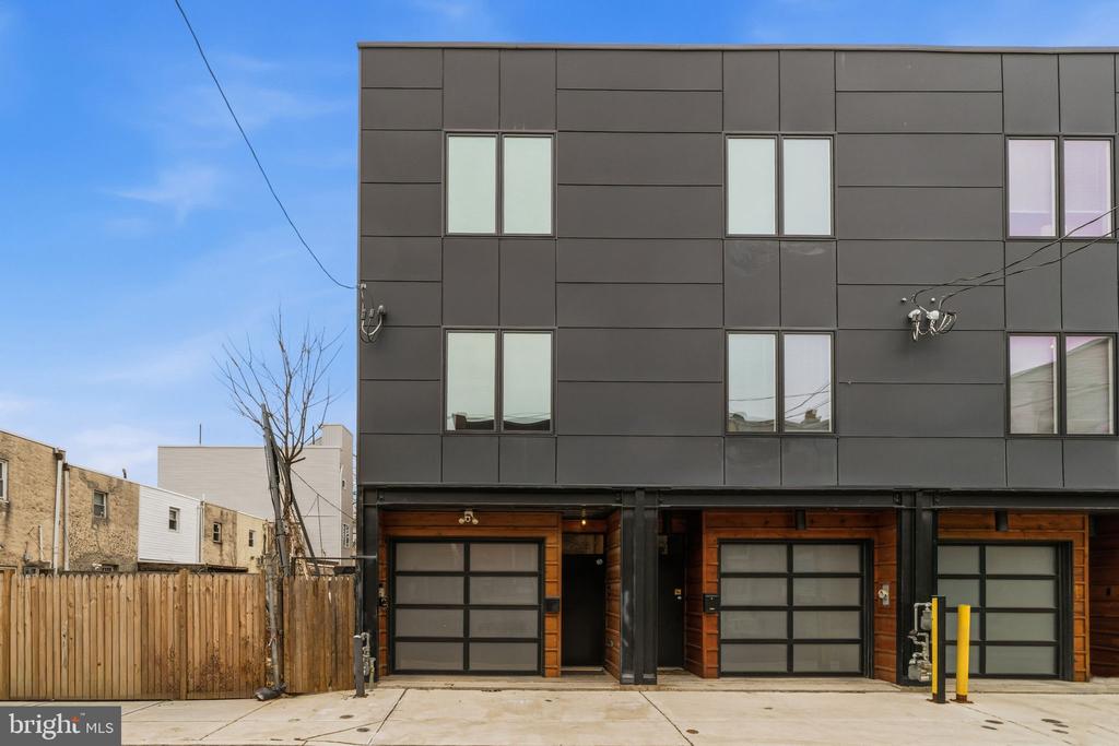 2528 E ALBERT