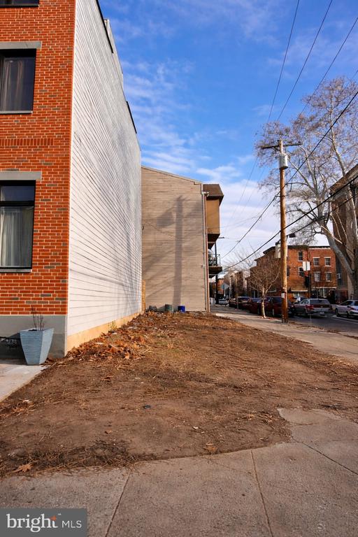 1701 MONTROSE STREET