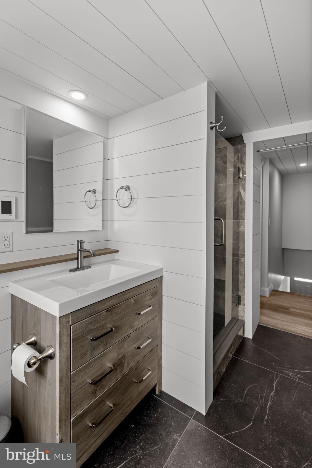 2175 E HAGERT STREET