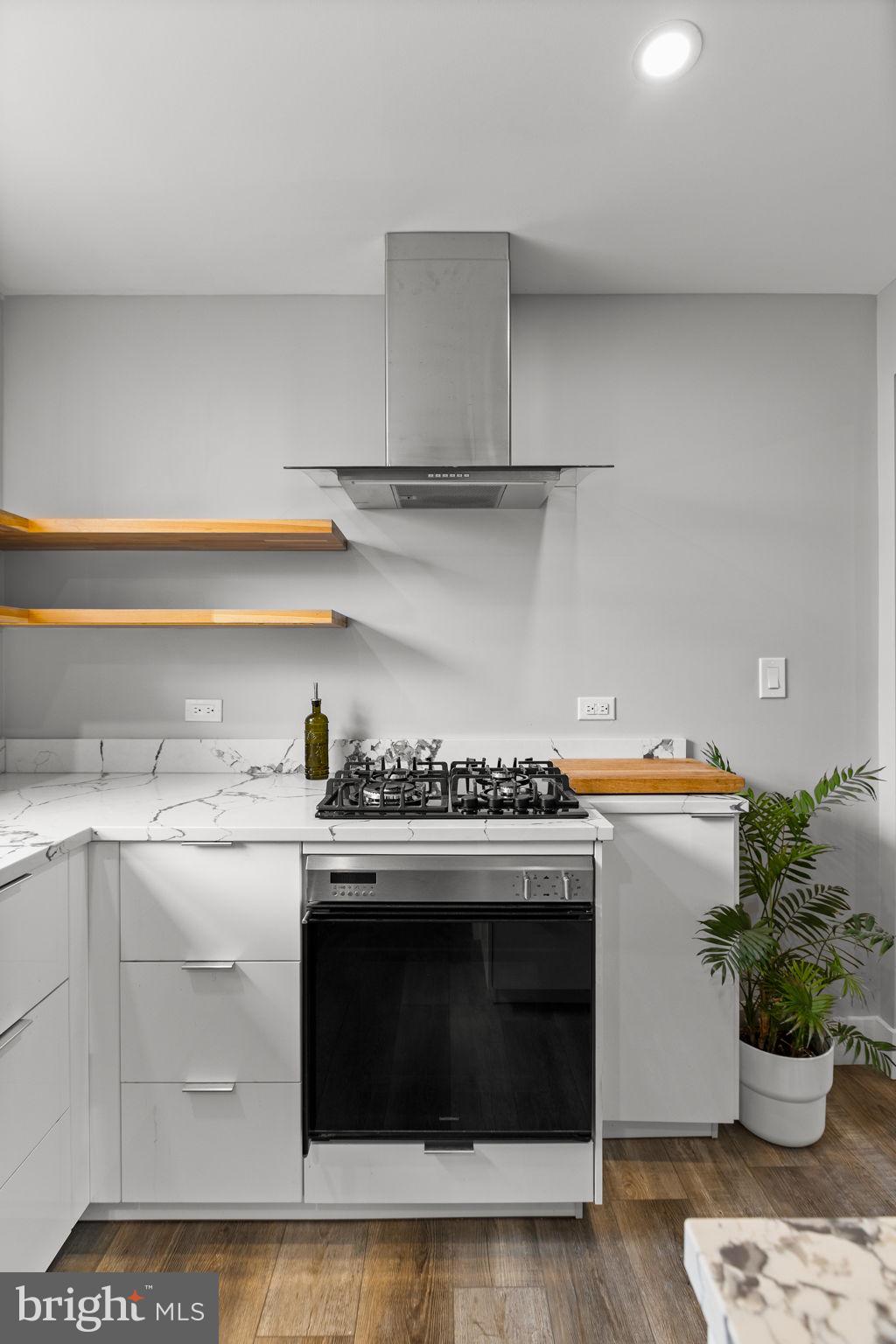 2175 E HAGERT STREET