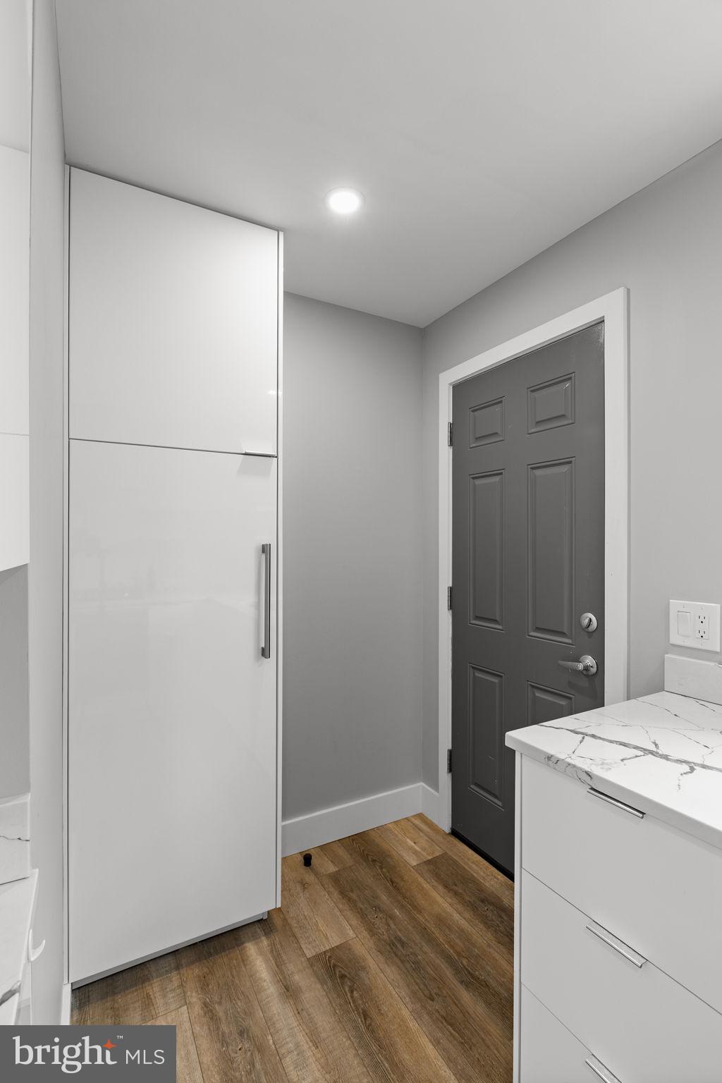 2175 E HAGERT STREET