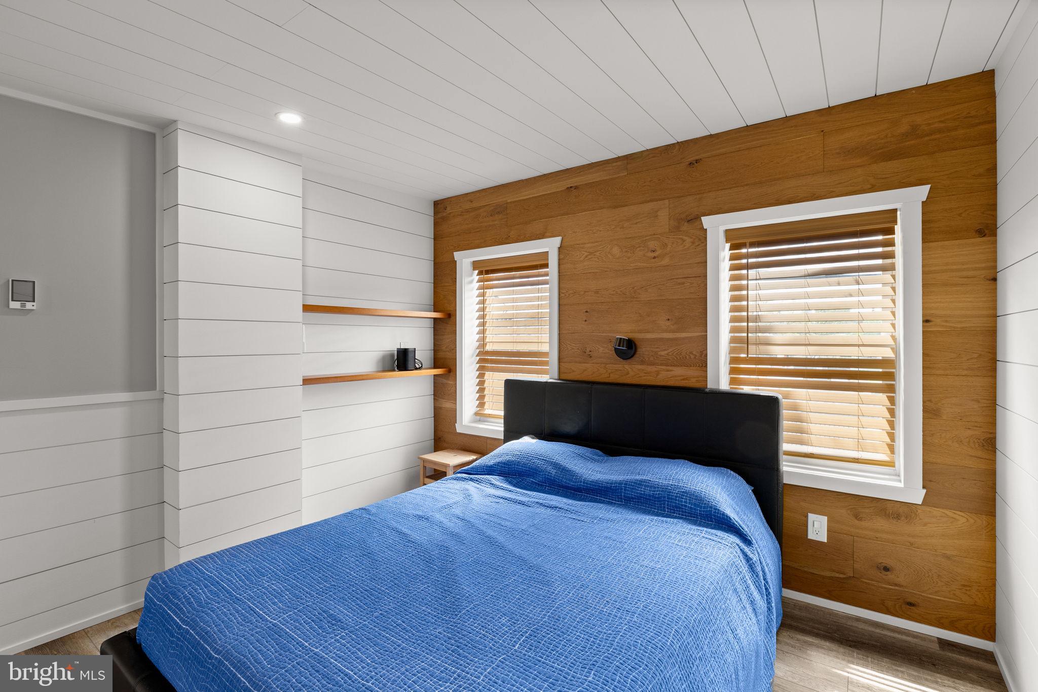 2175 E HAGERT STREET