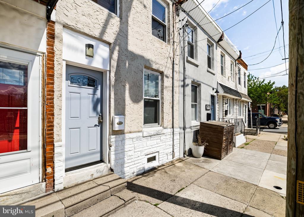 2175 E HAGERT STREET