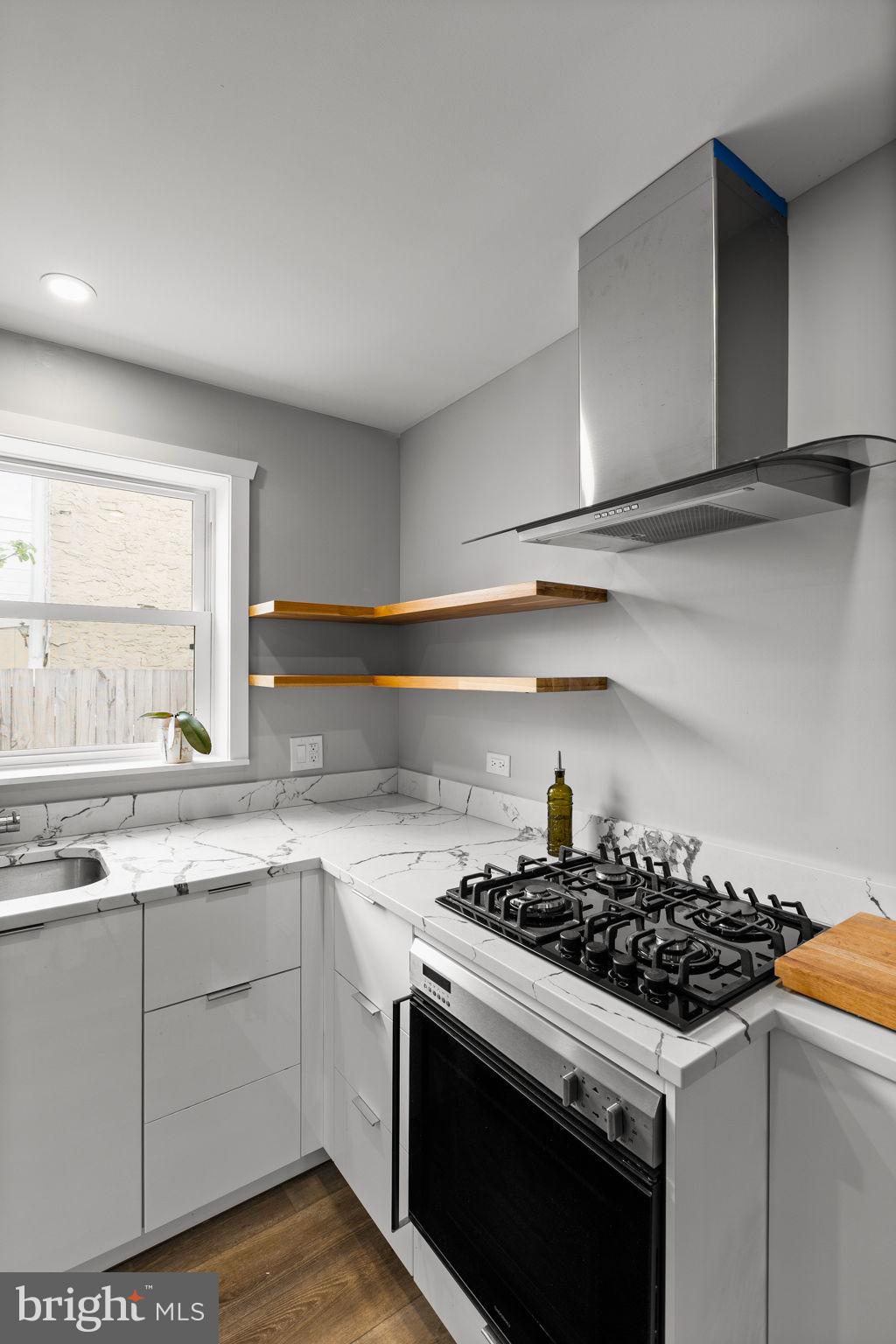 2175 E HAGERT STREET