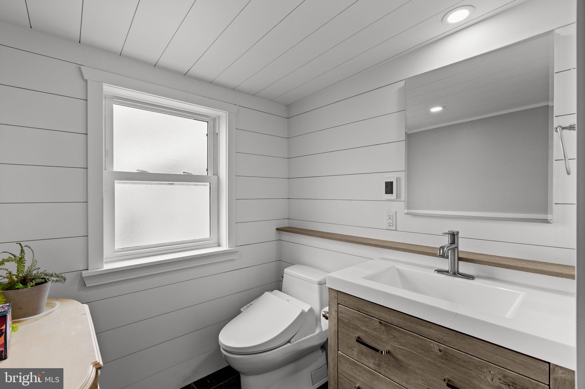 2175 E HAGERT STREET