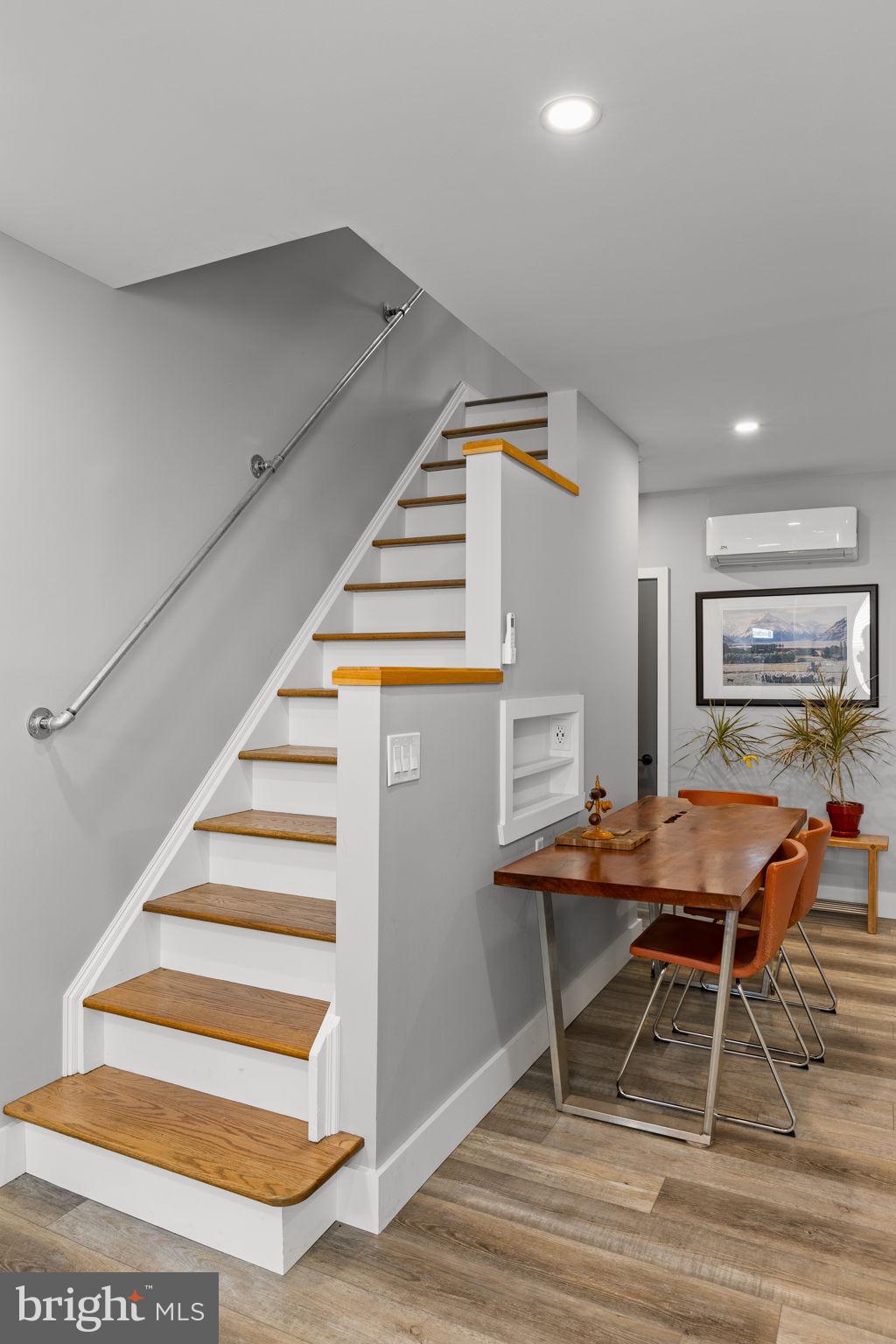 2175 E HAGERT STREET