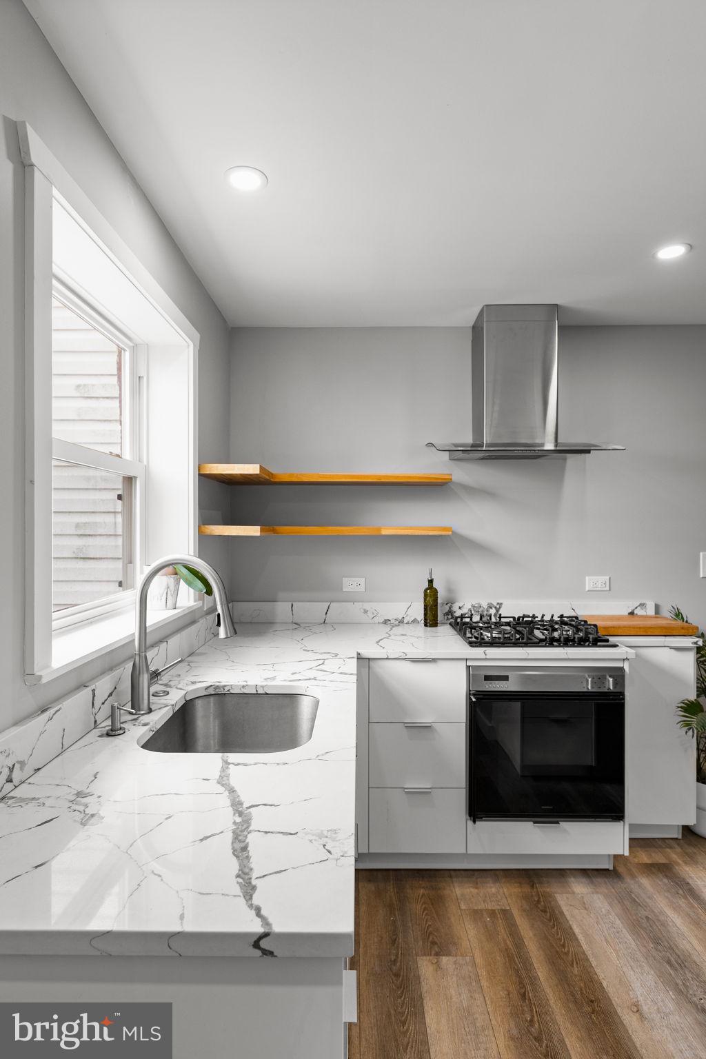 2175 E HAGERT STREET