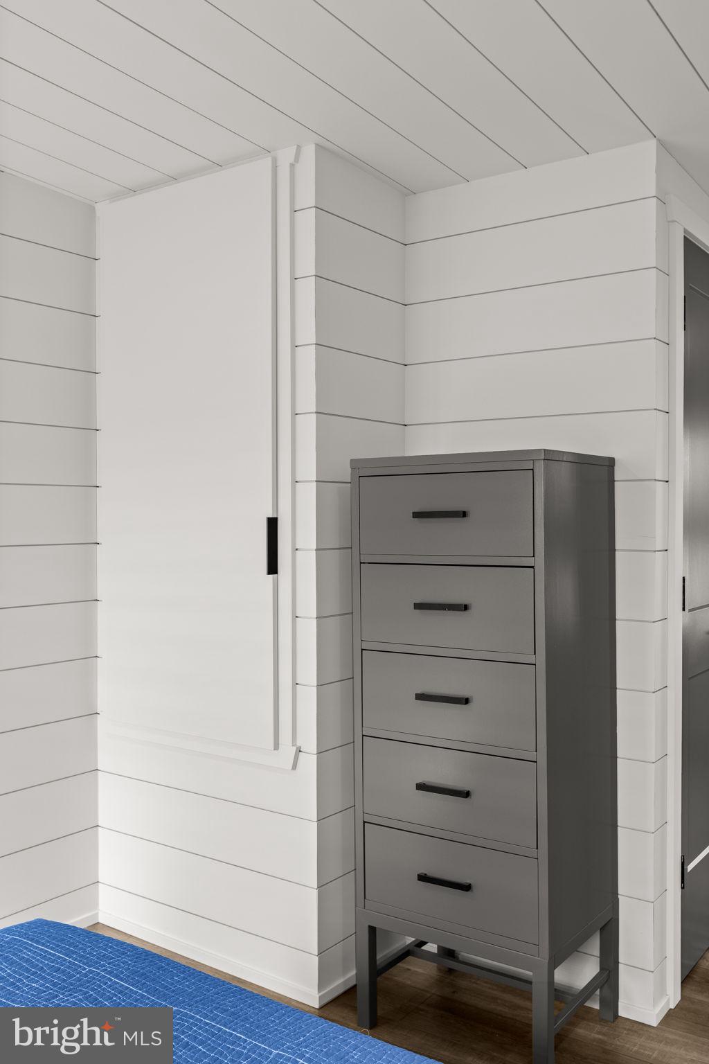 2175 E HAGERT STREET