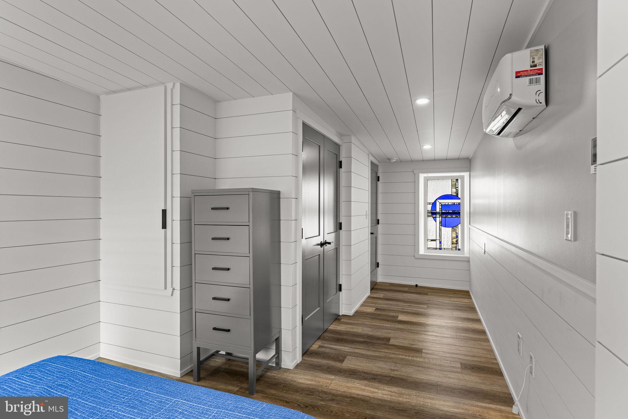 2175 E HAGERT STREET