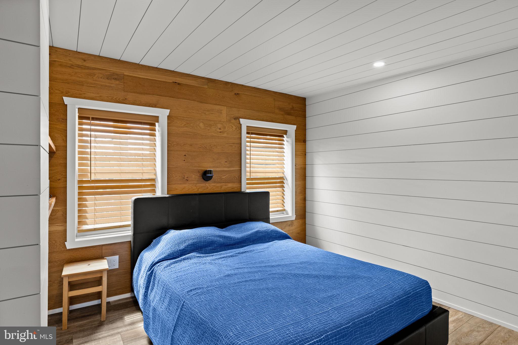 2175 E HAGERT STREET