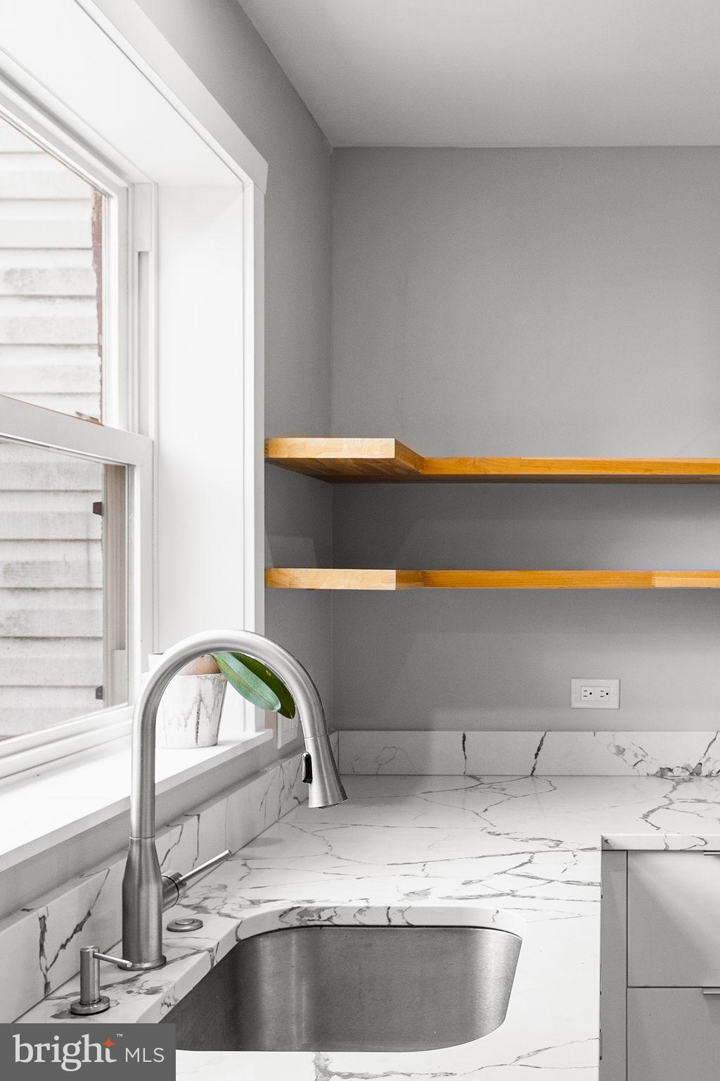 2175 E HAGERT STREET