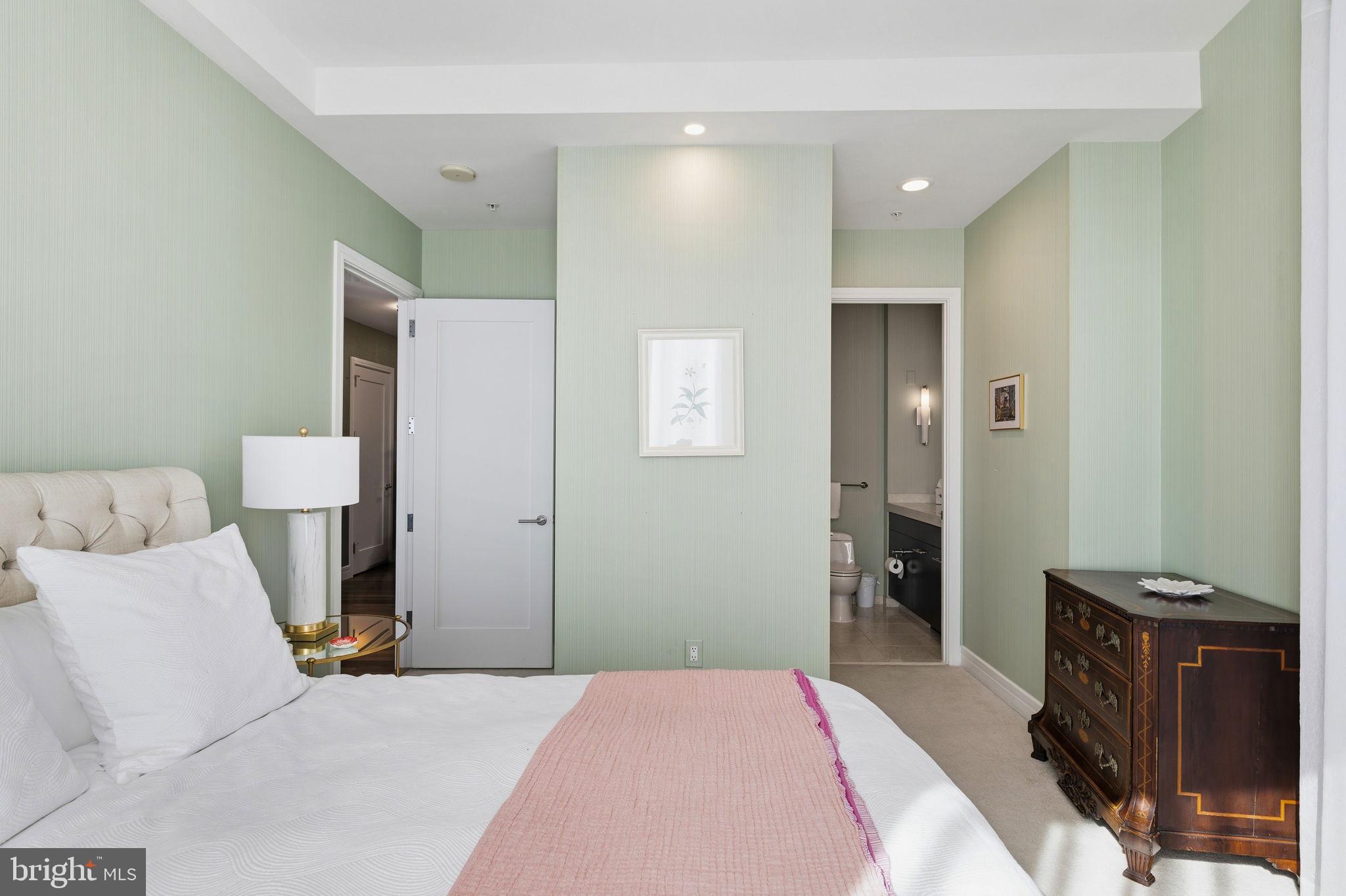 1414 PENN SQUARE S 38GH