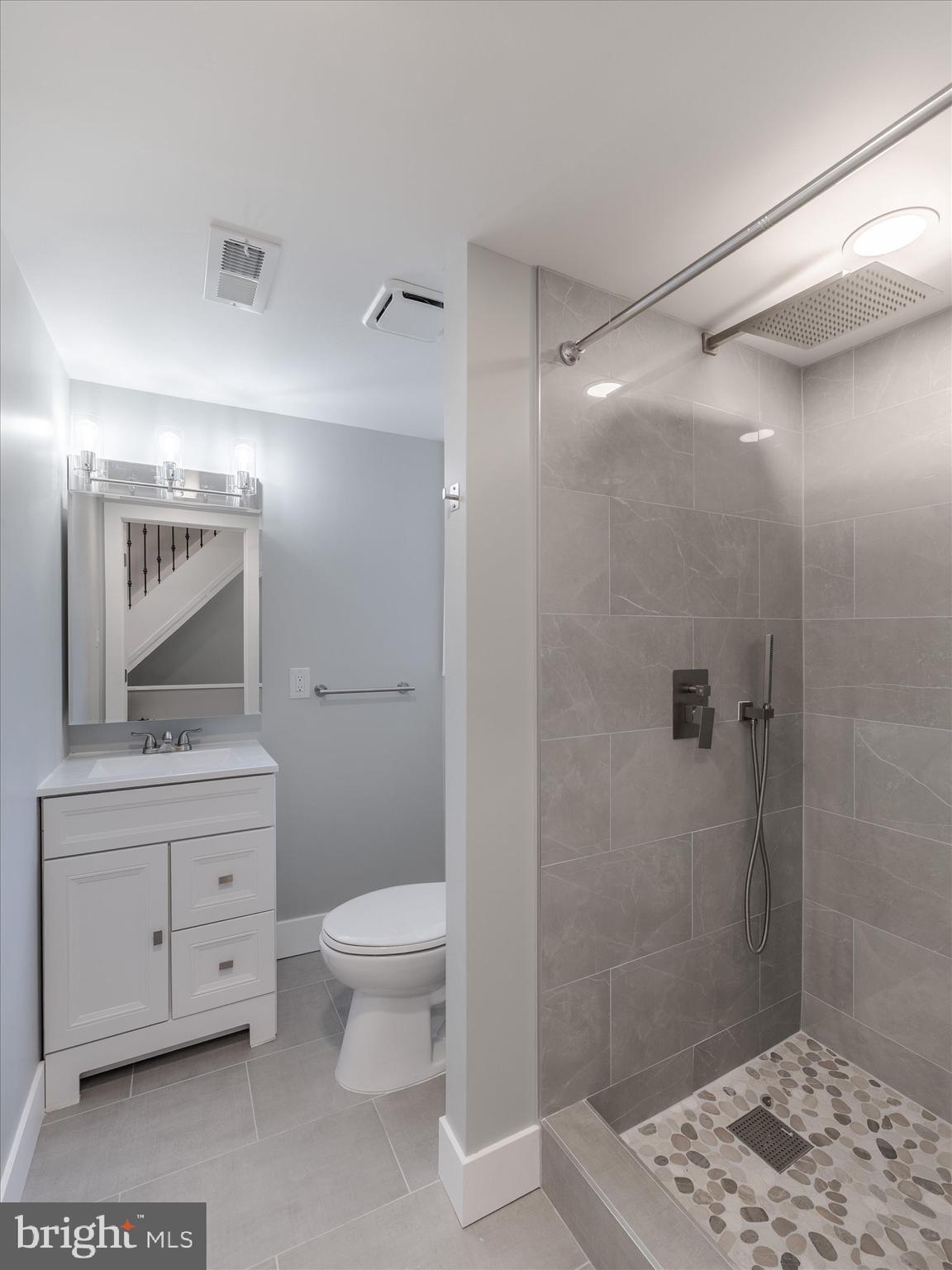 672 N 19TH STREET 2ND FL